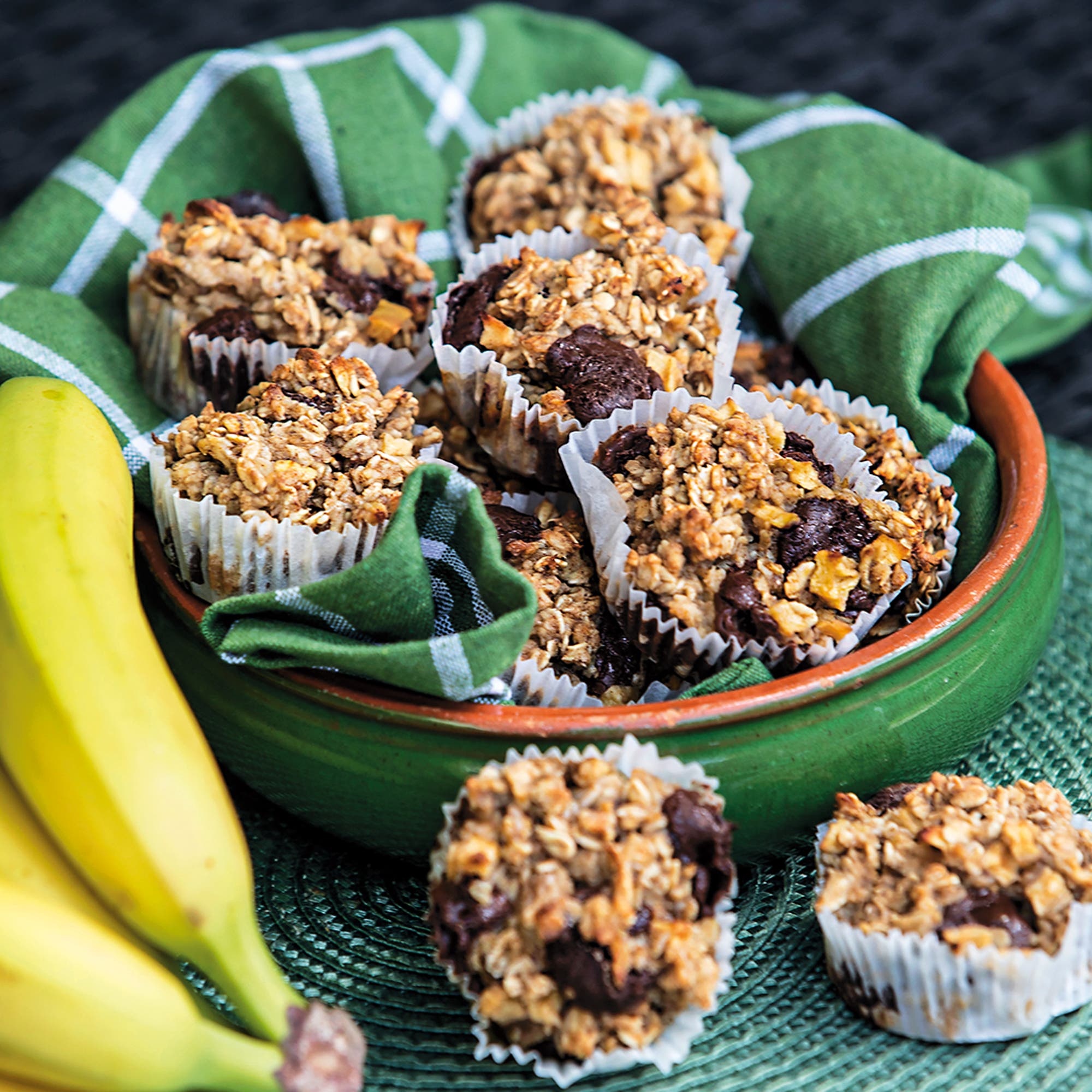 Havremuffins med choklad och banan