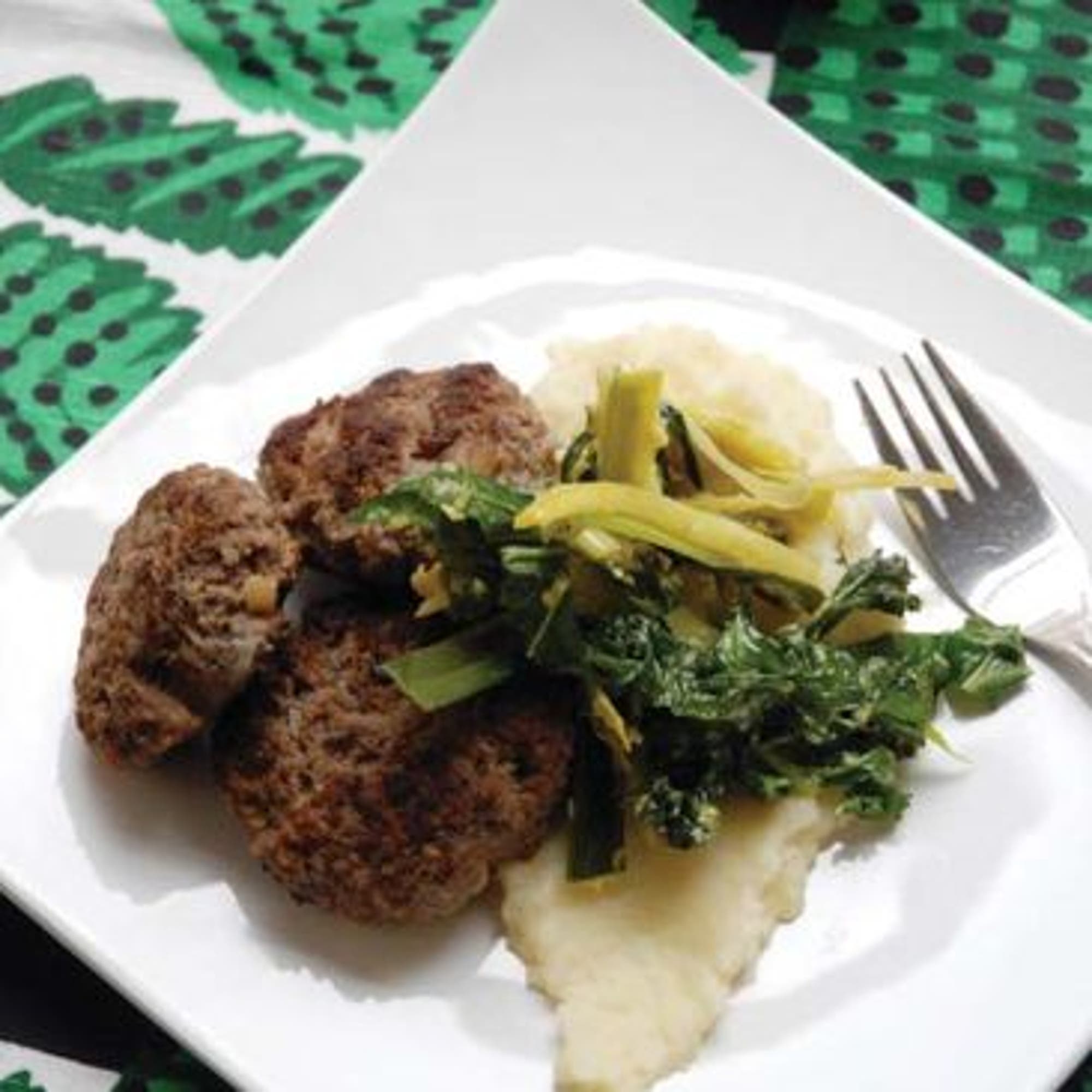 Potatismos med minibiffar och stuvad purjolök