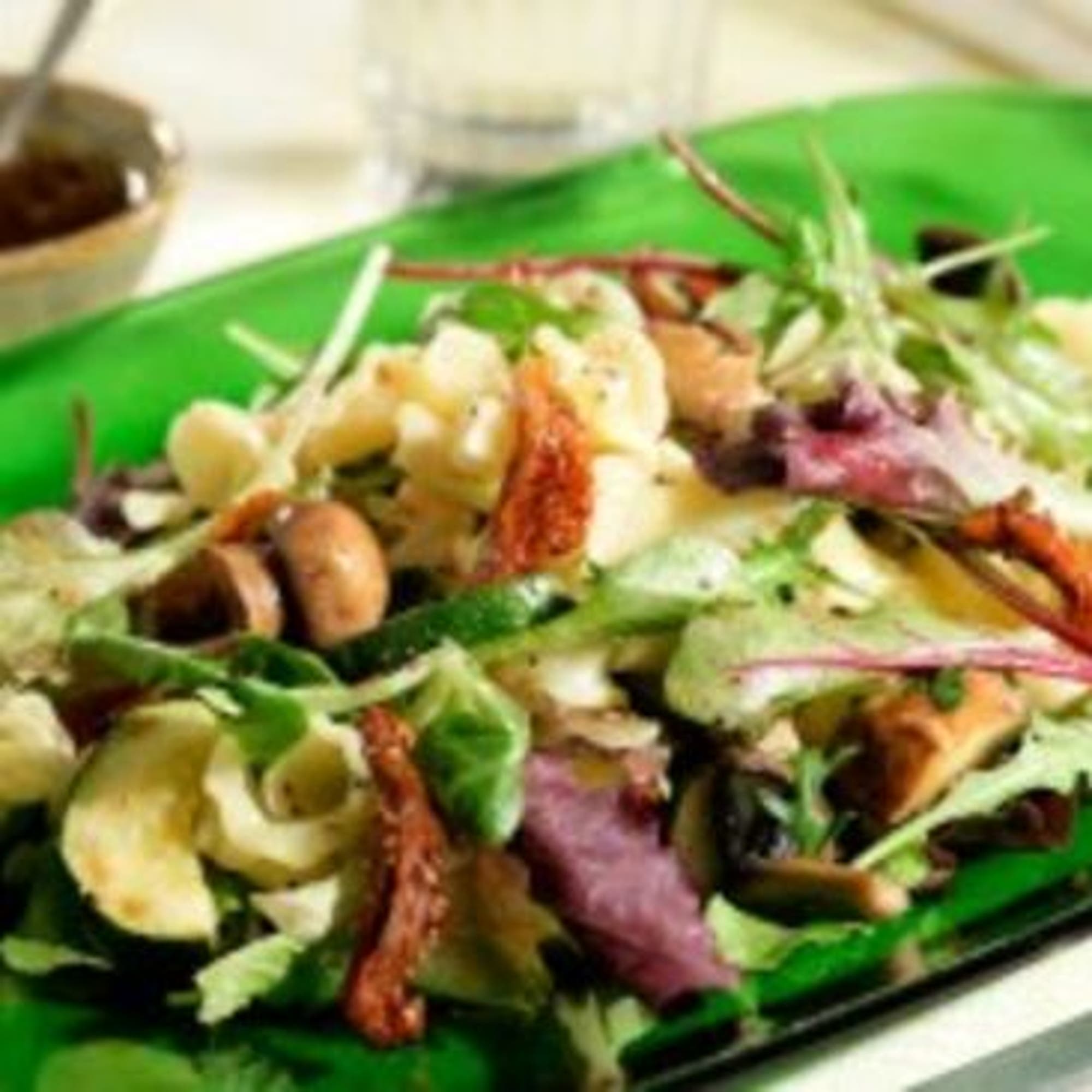 Varm vegetarisk pastasallad