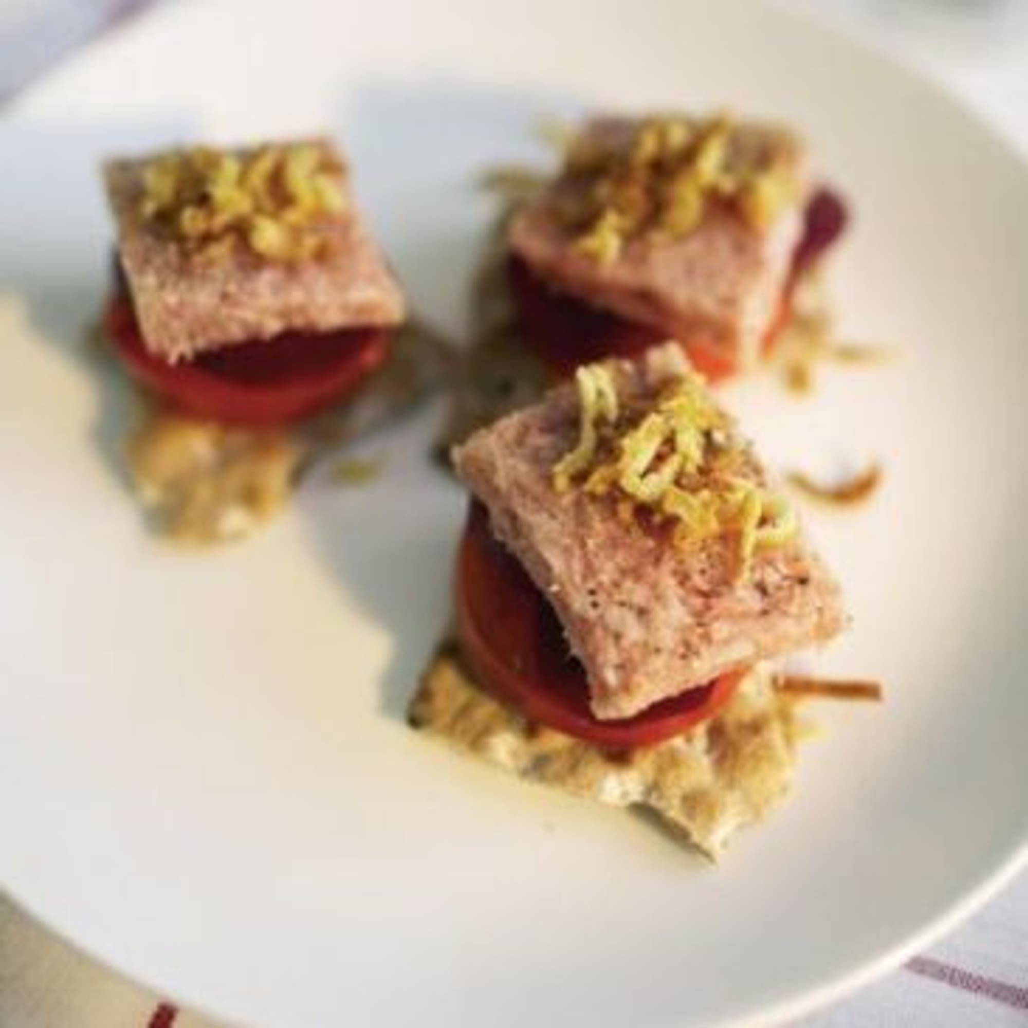 Knäckebrödssnittar med kalvsylta