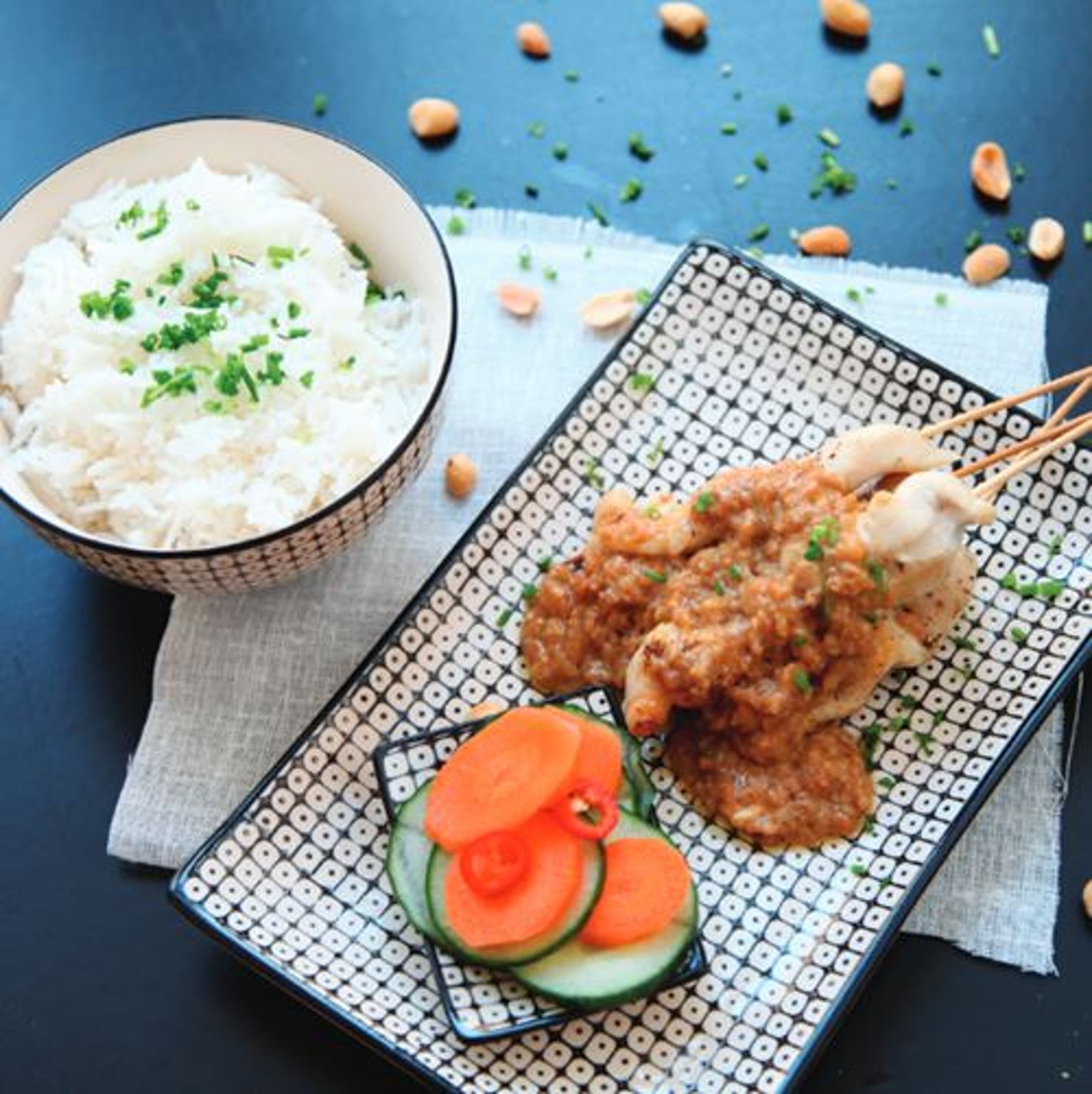 Chicken zatay med inlagda grönsaker.