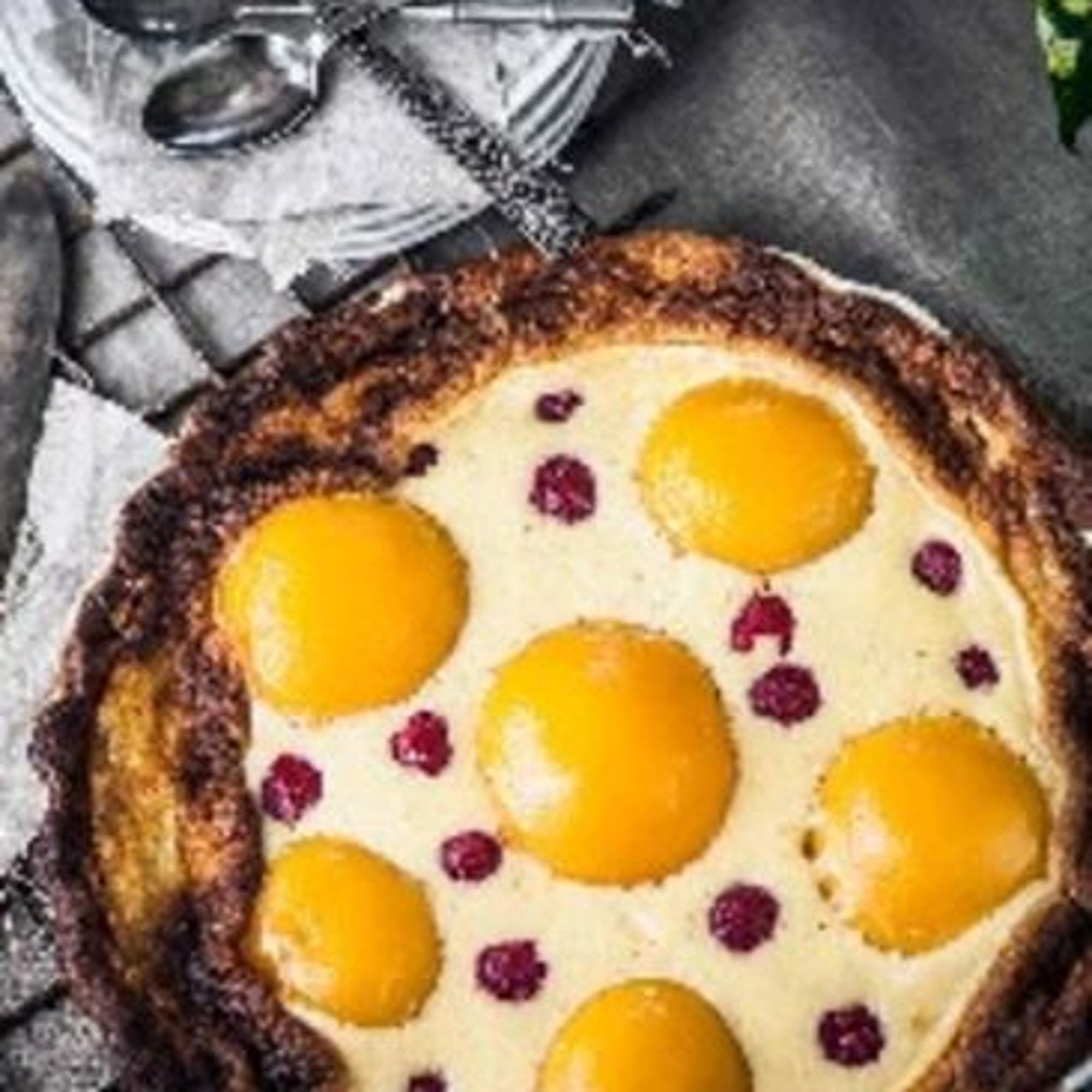 Gluten- och laktosfri persikopaj med hallon