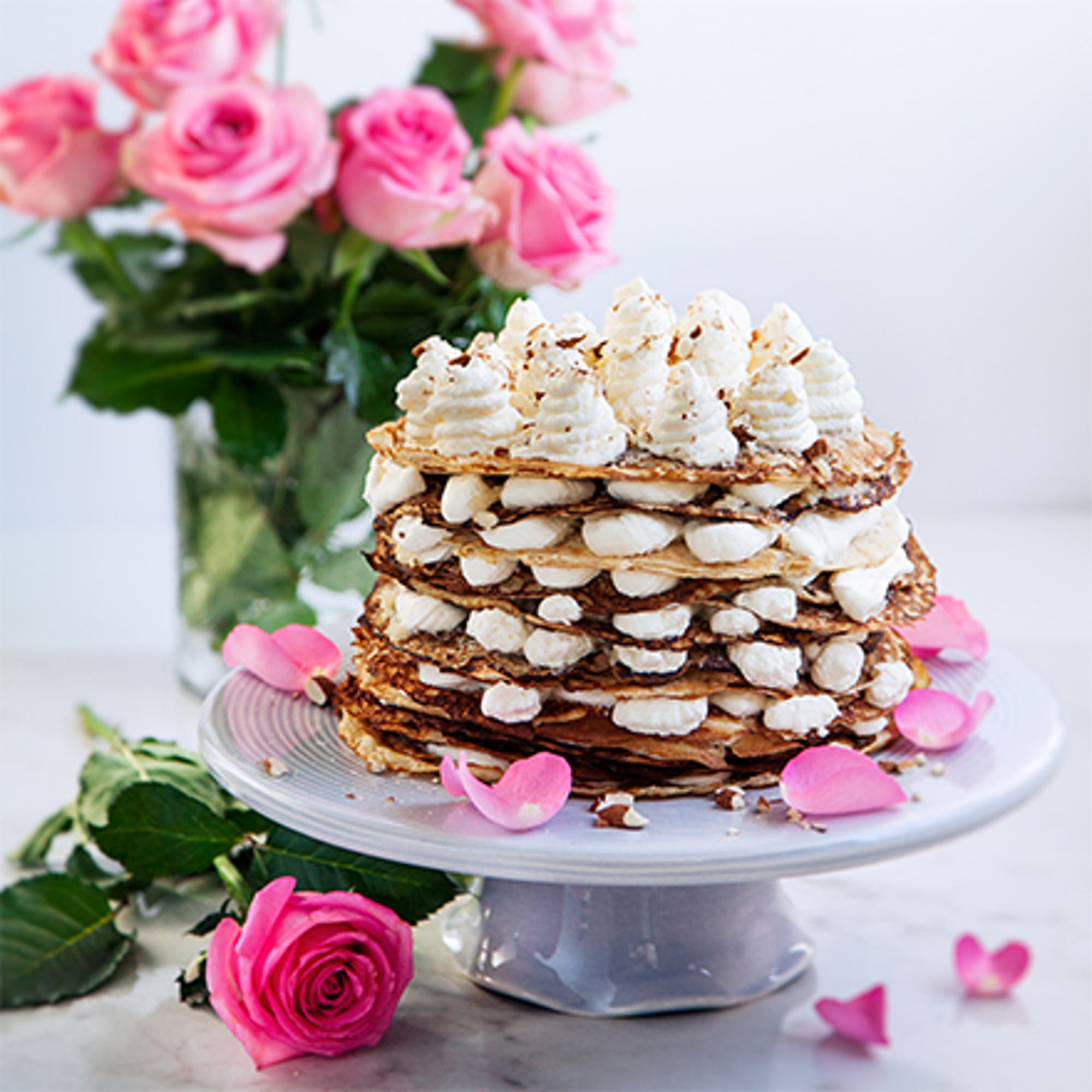 Semmelpannkakstårta