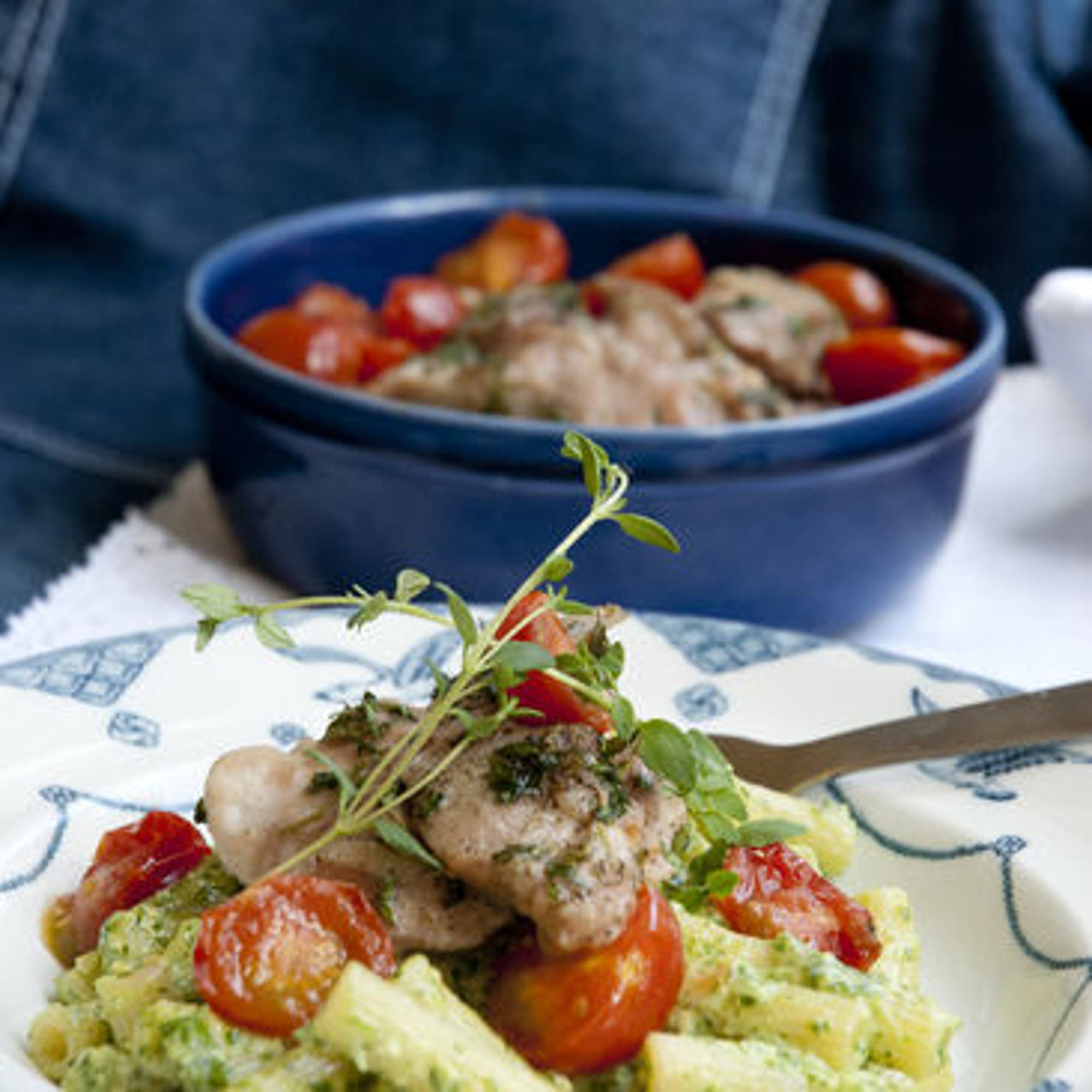 Kycklinglårfilé med örter och ruccolapasta