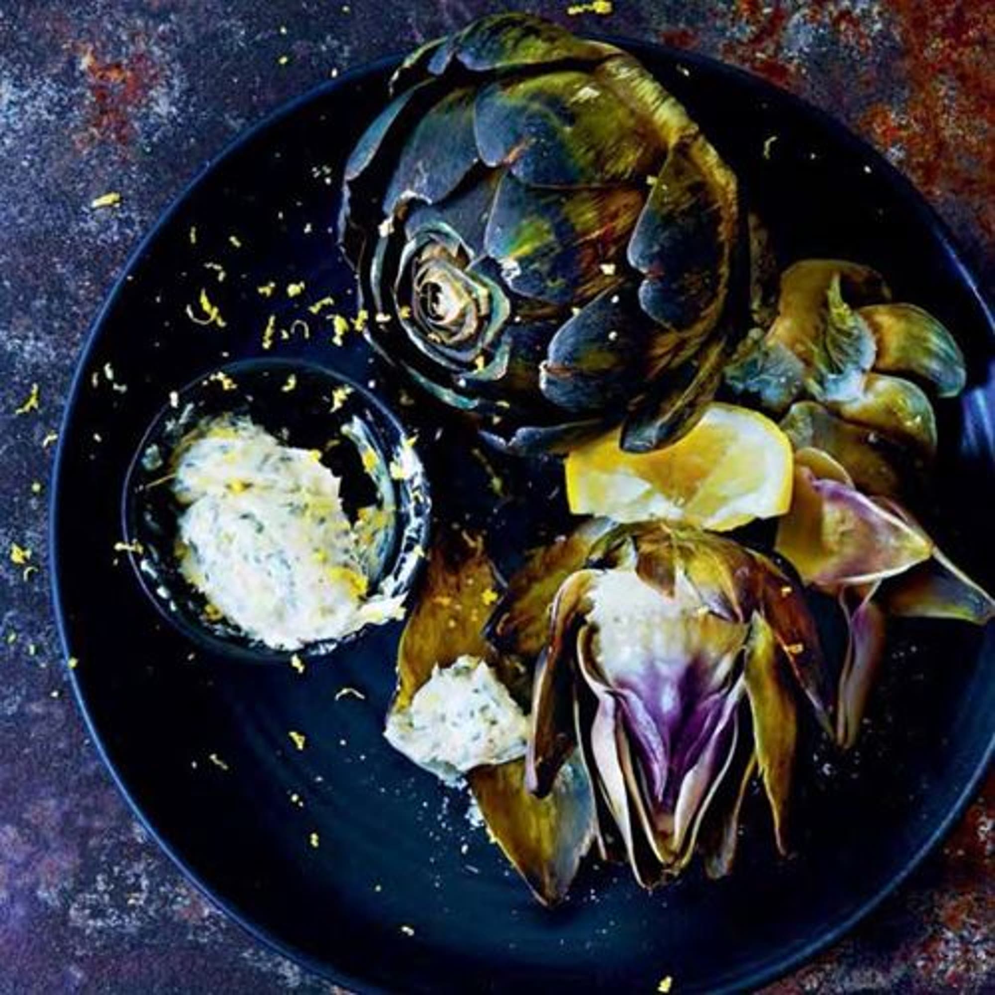 Kronärtskocka barigoule med rört citronsmör