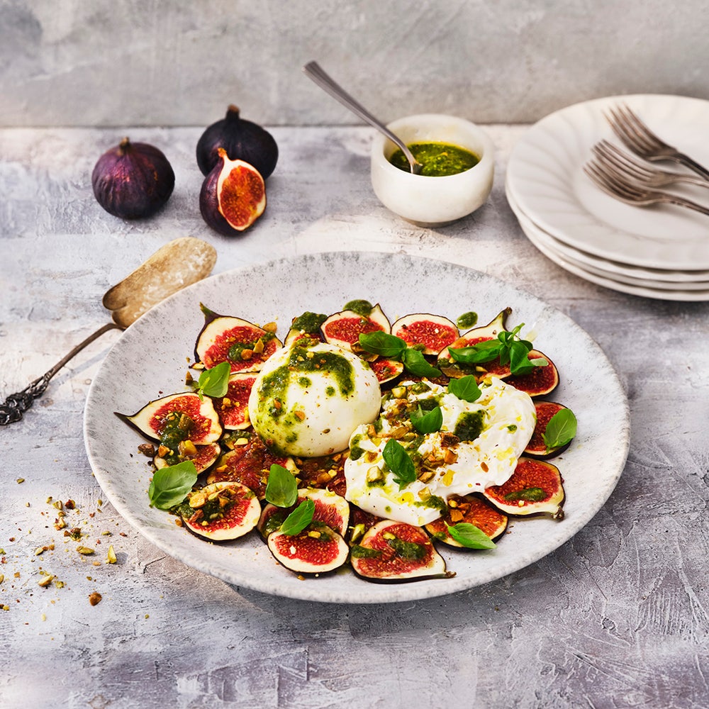 Fikoncarpaccio med burrata, pistagepesto och rostade pistagenötter