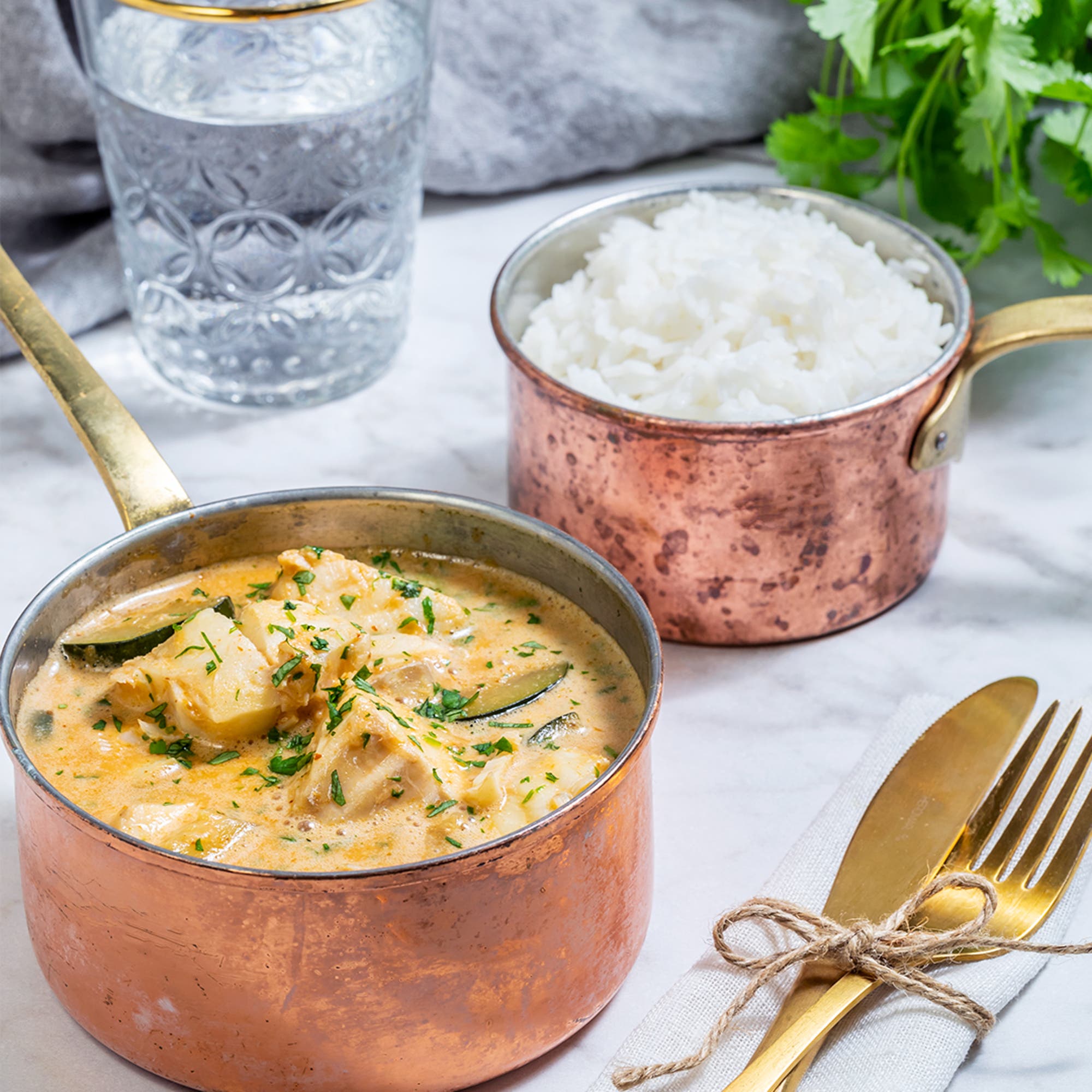 Röd currygryta med limemarinerad torsk