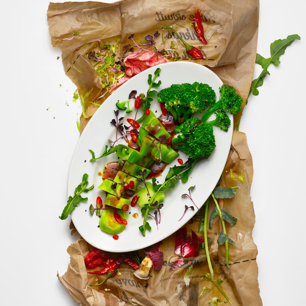 Hel broccoli med chili och misodressing