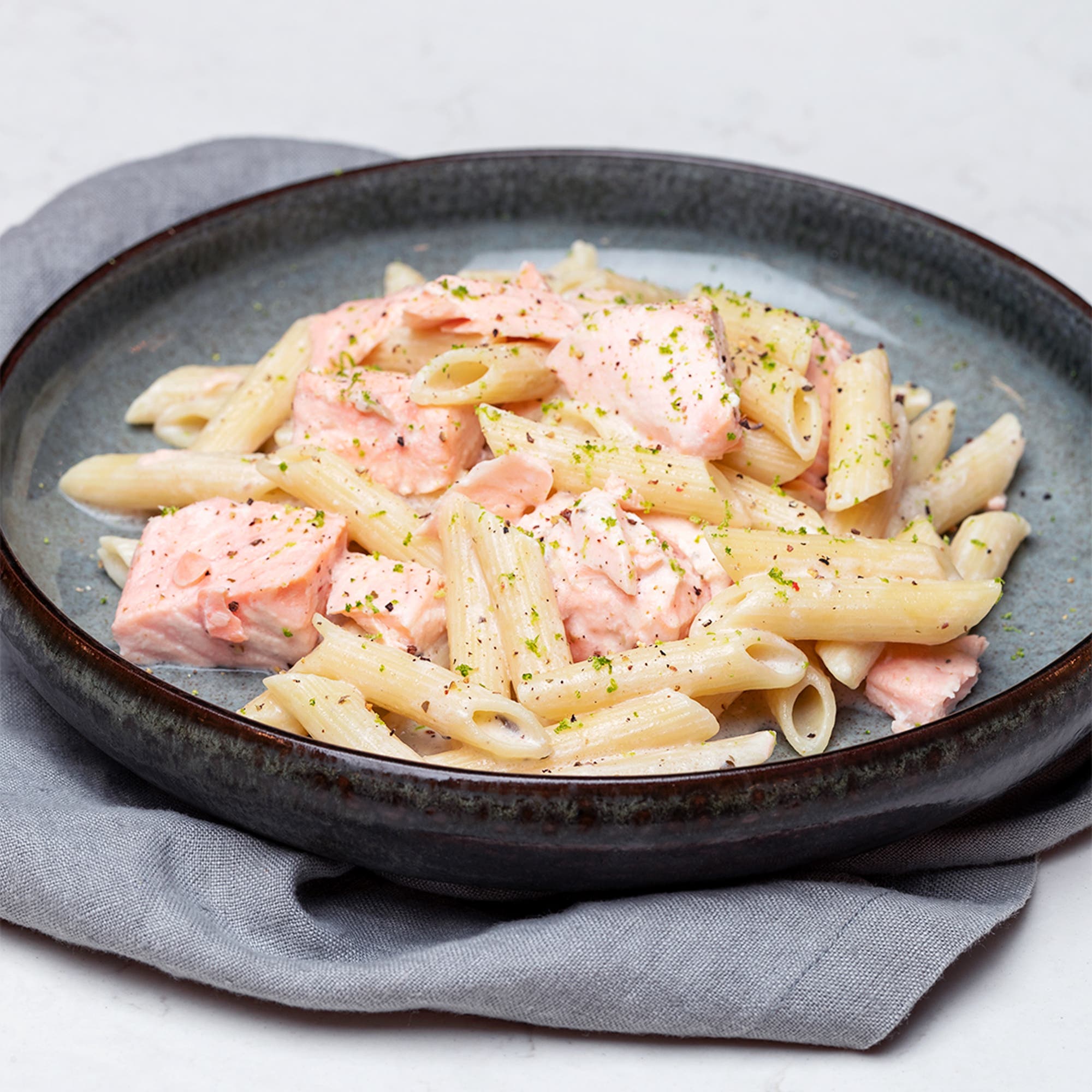 Krämig laxpasta med lime