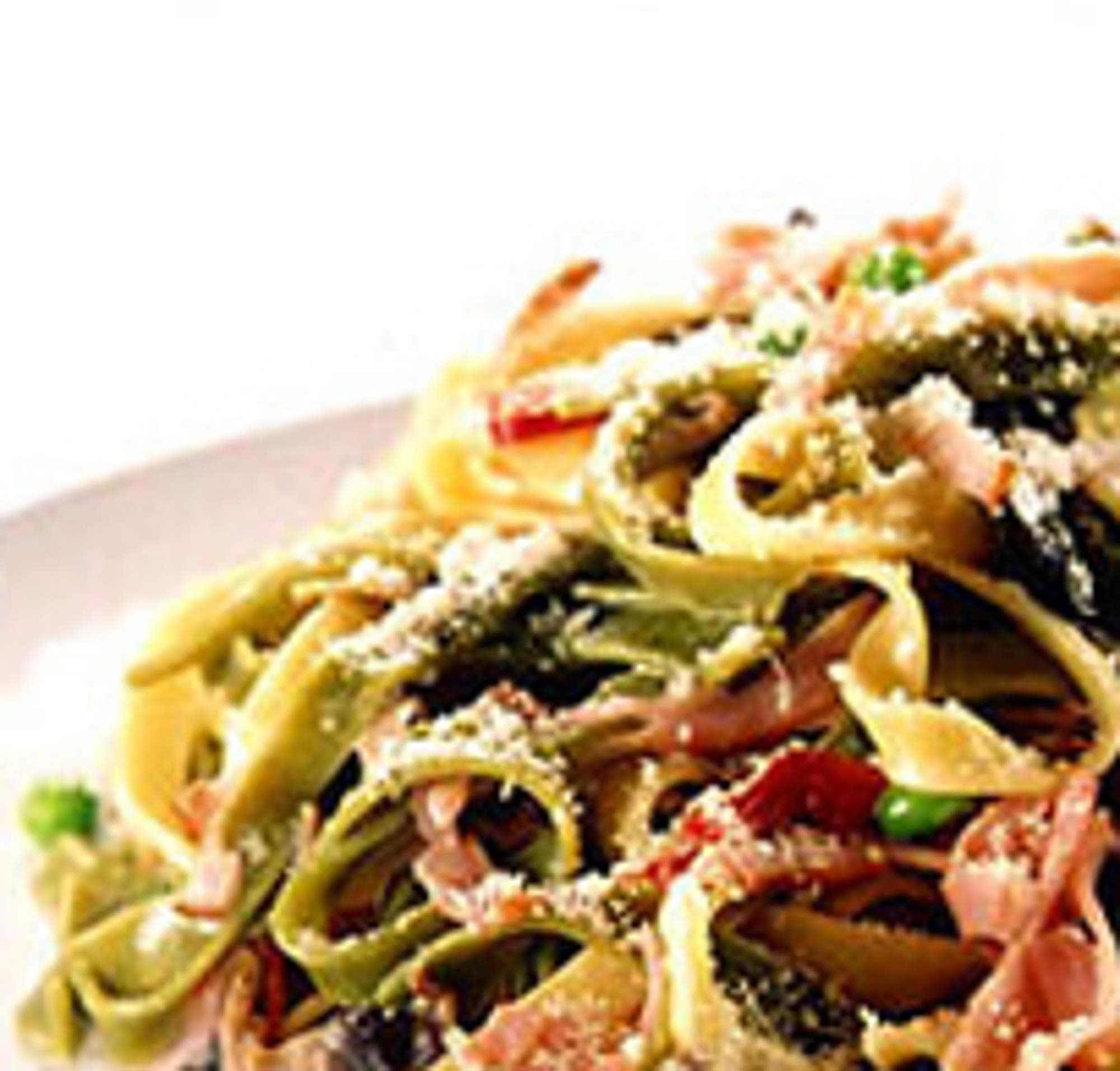 Pasta med gräddkokt rökt skinka