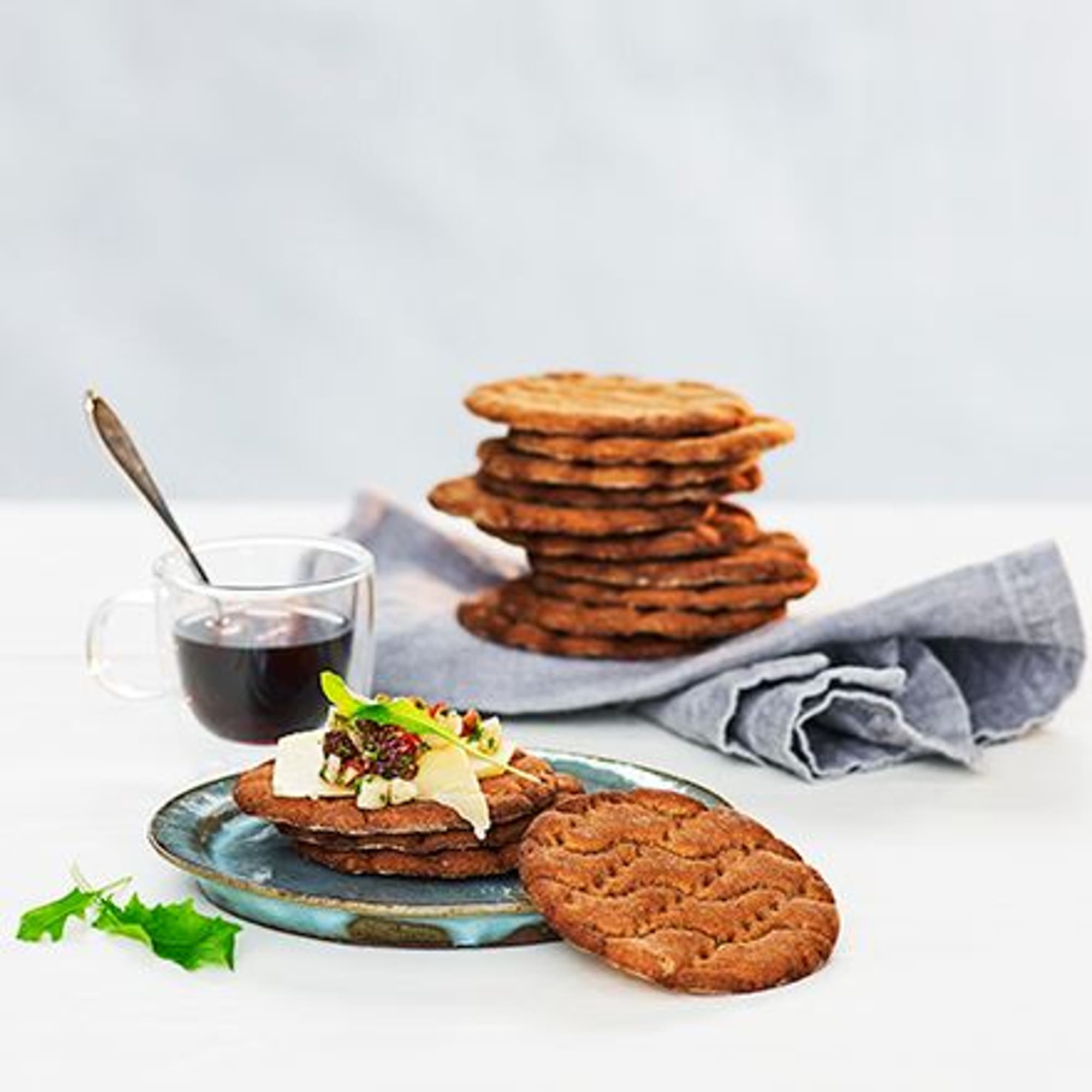 Wasa Kanel med cheddarost och russin- & mandelchutney