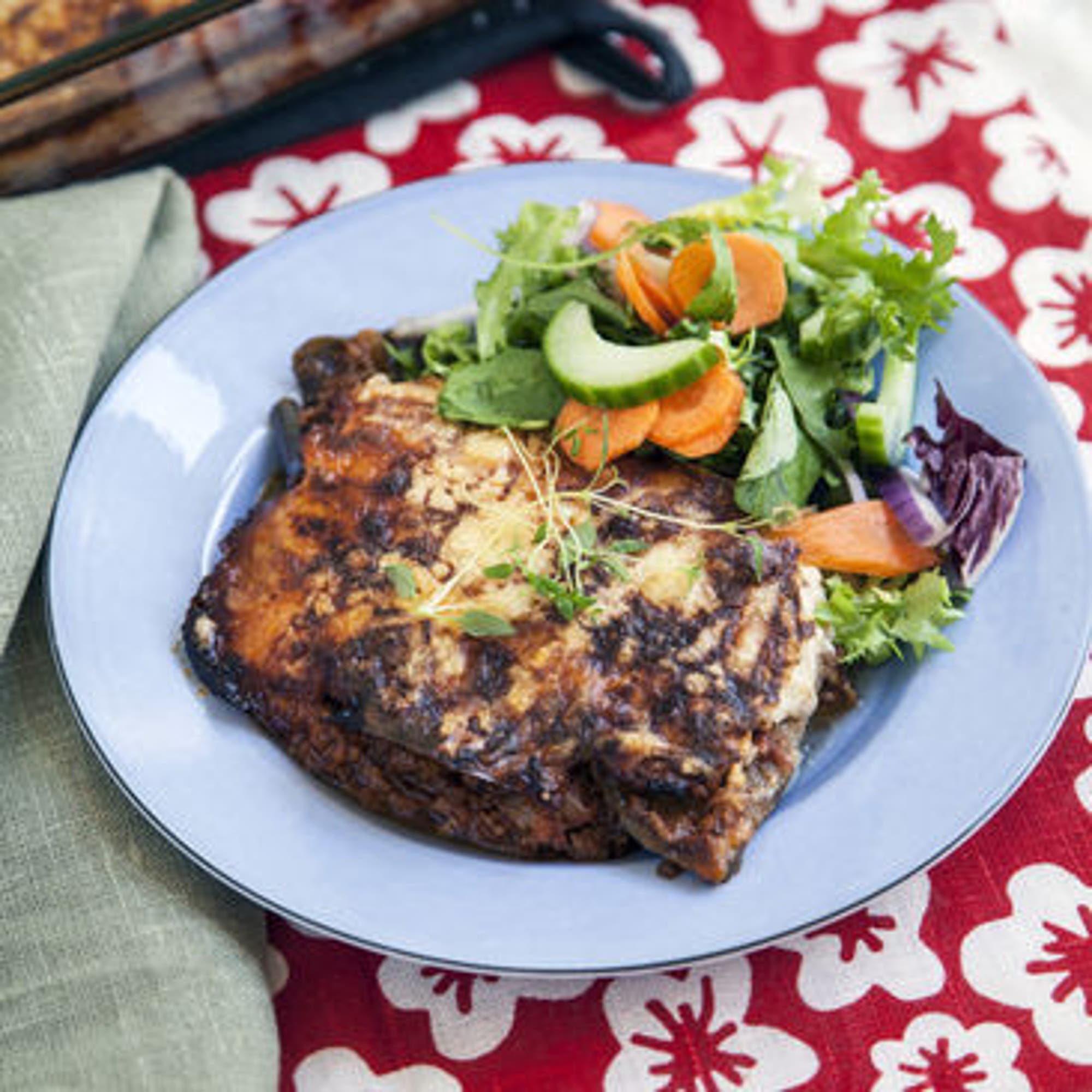 Moussaka med grönsallad