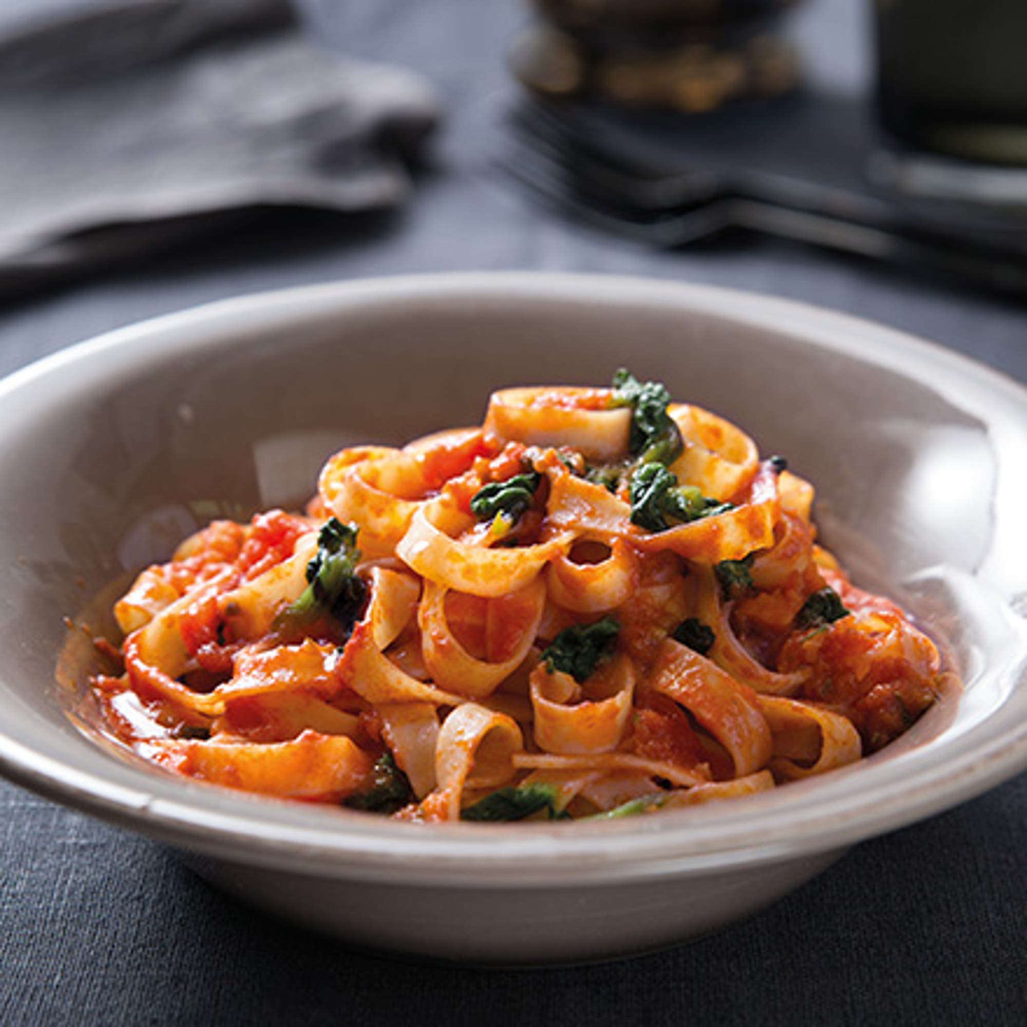 Barilla Fettuccine med Barilla Pesto Rosso och spenat