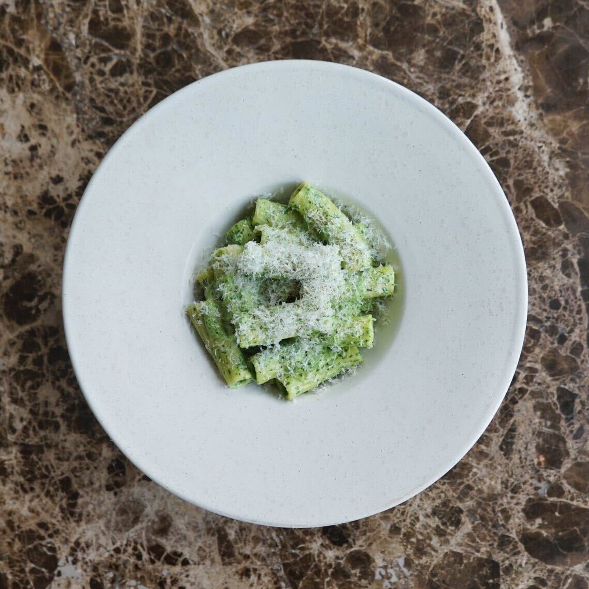 Tortiglioni med basilika, mascarpone och parmesan