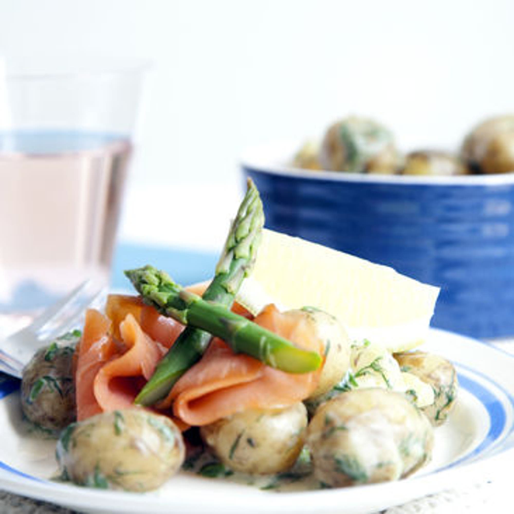 Kallrökt lax med dillstuvad potatis