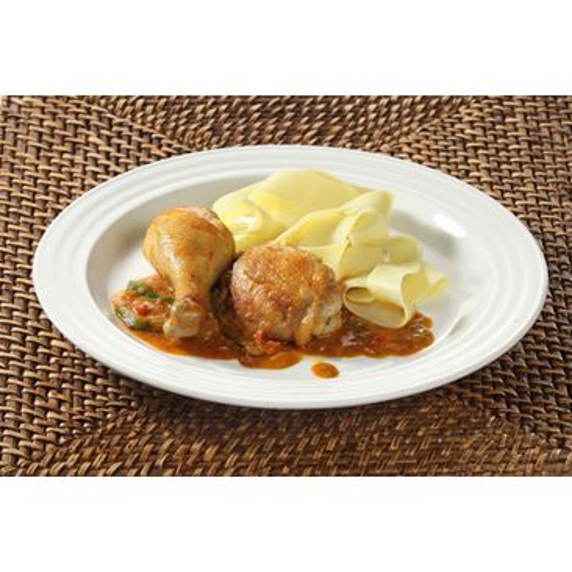 Röd kycklinggryta med paprika och ajvar