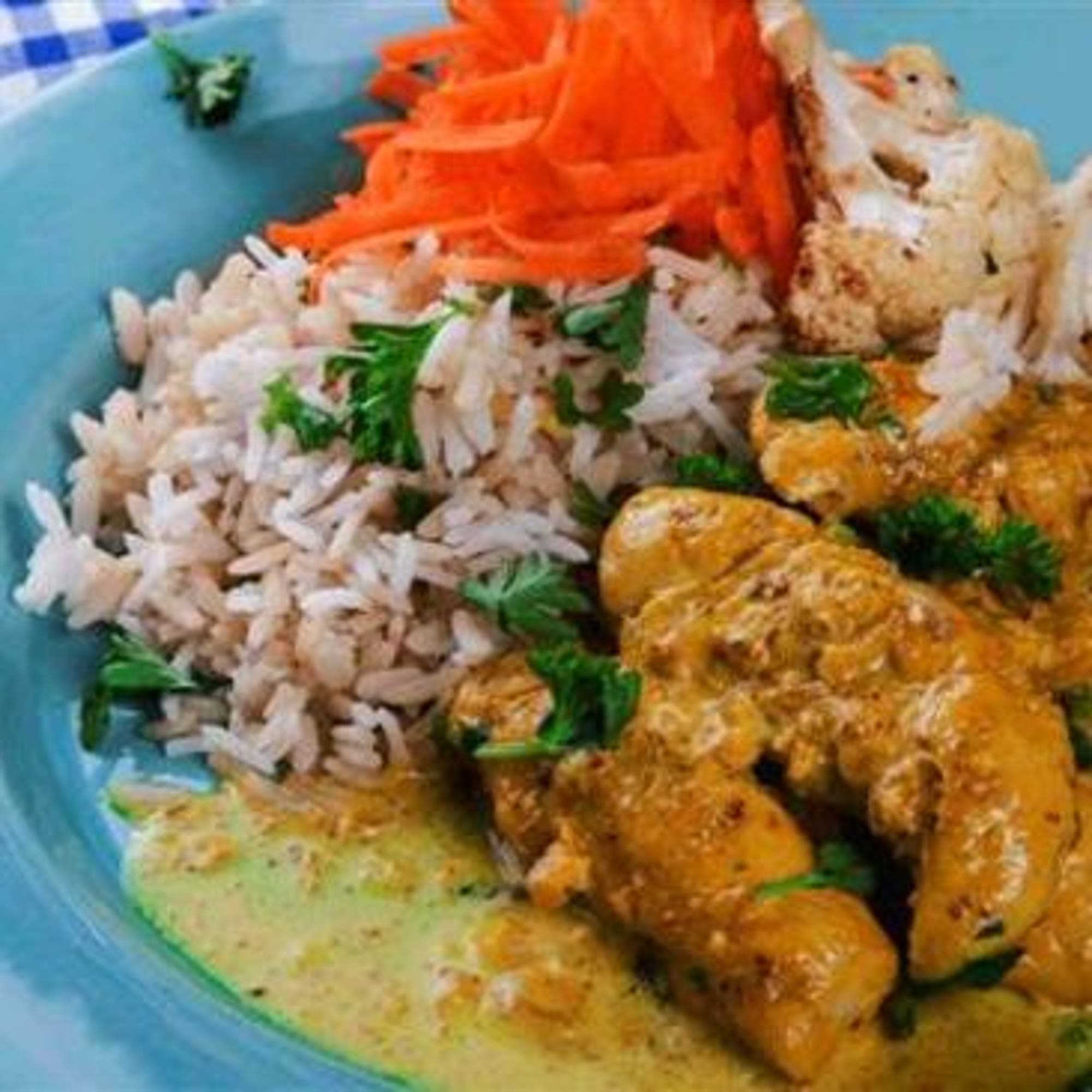 Currykyckling med honungsrostad blomkål och ris
