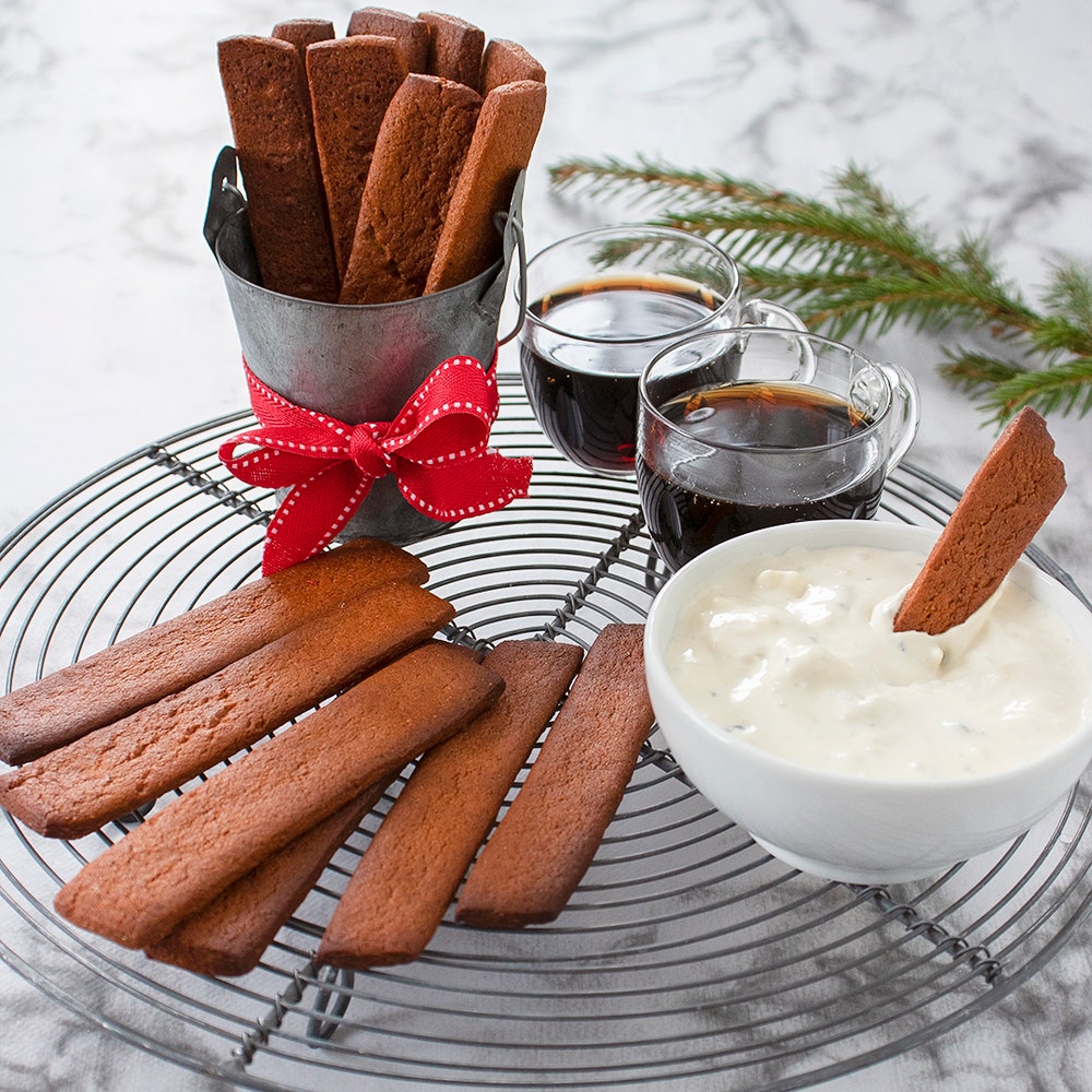 Pepparkakssnittar med ädelostkräm