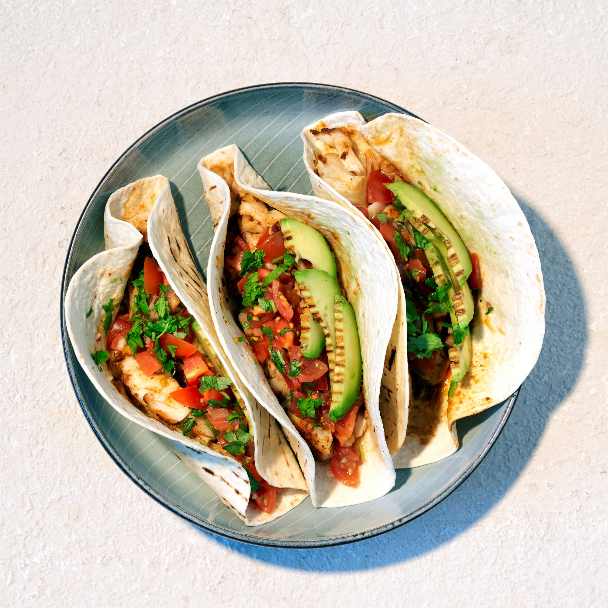 Snabb fish taco med grillad avokado
