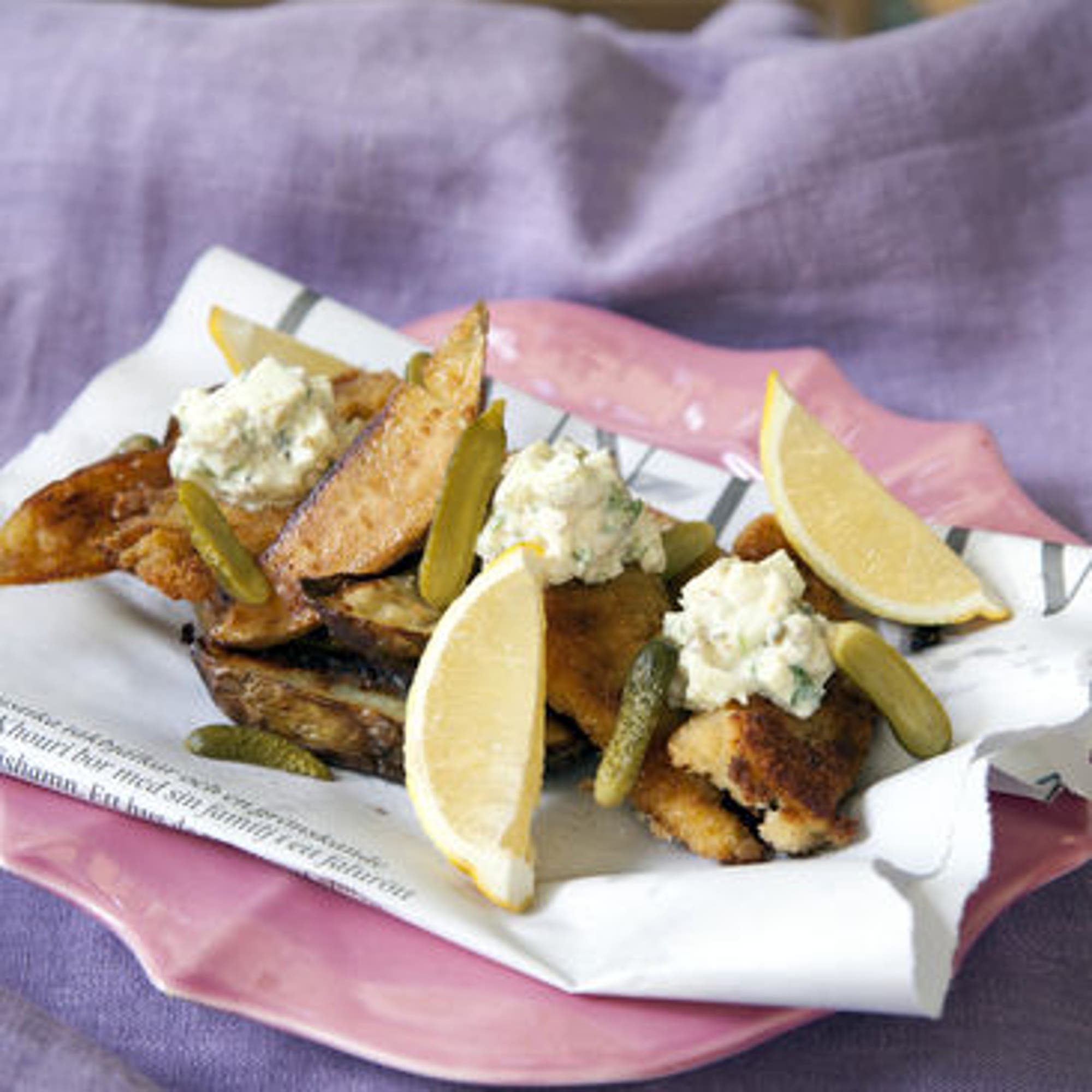 Panerad fisk med äppelröra