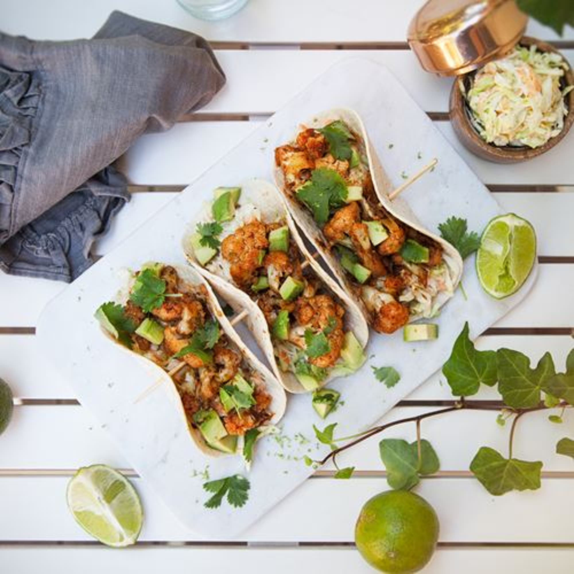 Blomkålstacos med coleslaw och avokado