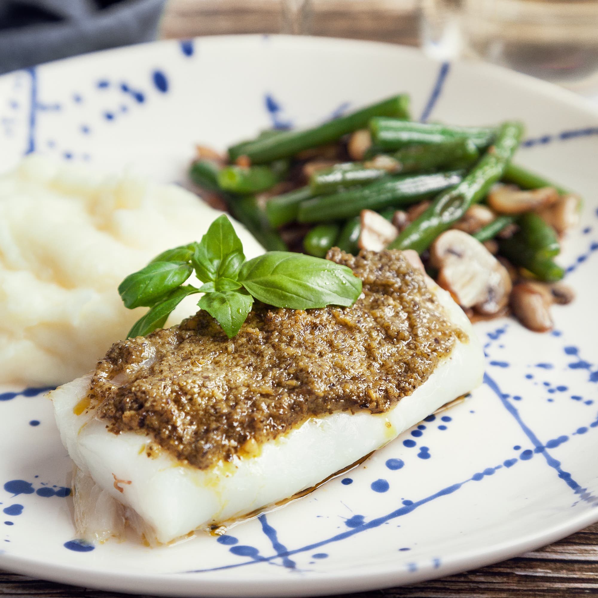 Fisk med parmesanmos och svampfräs
