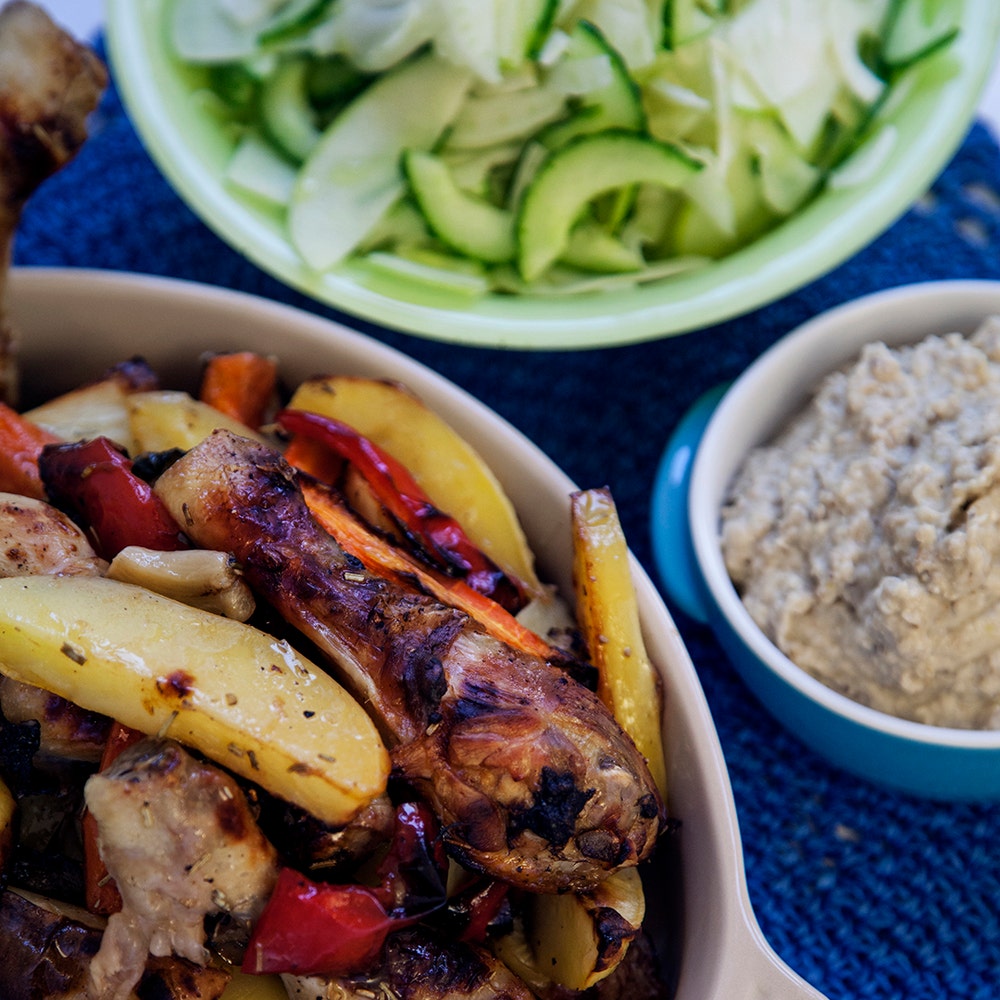 Allt- i- ett kyckling i ugn, baba ganoush och fänkålssallad