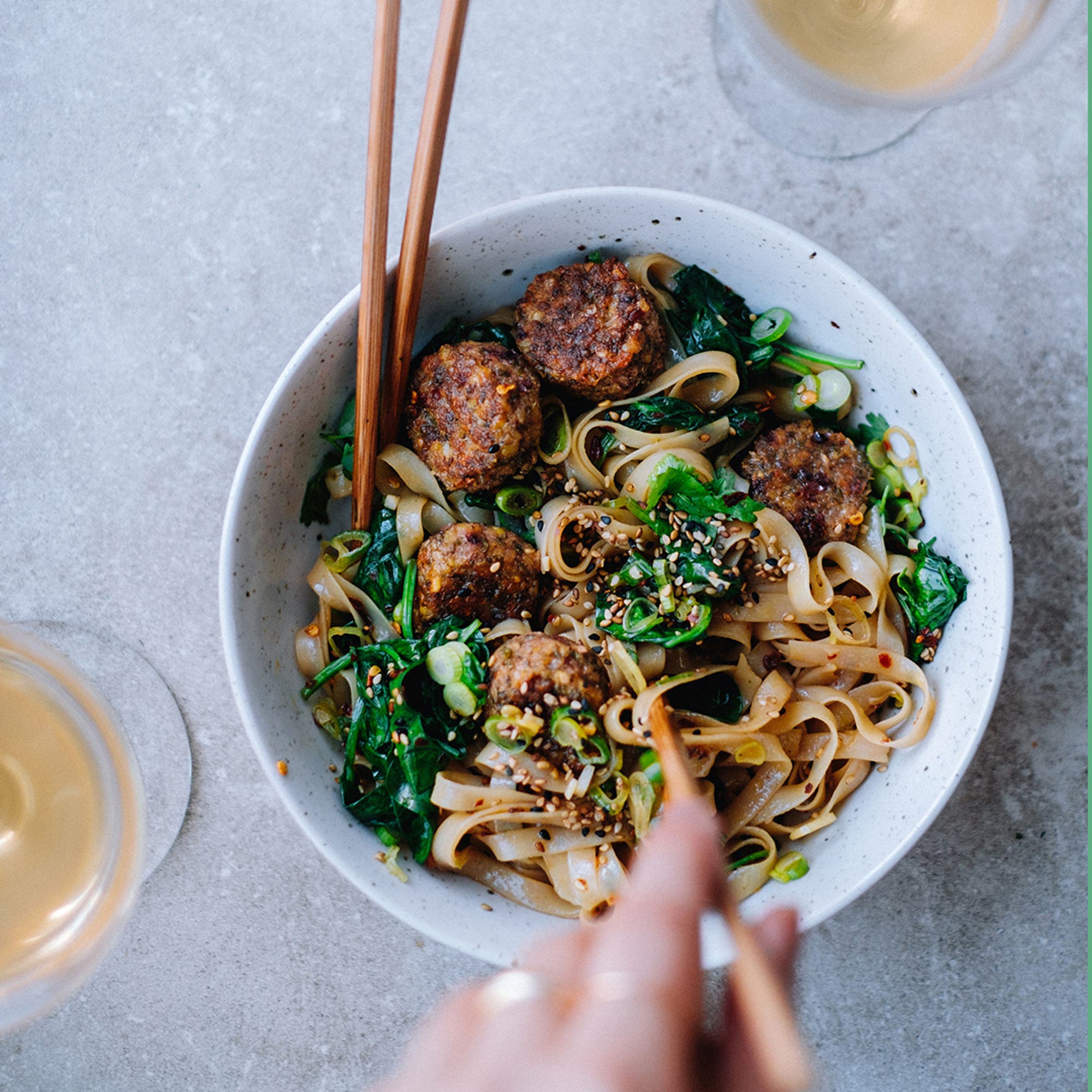 Hot oil noodles med Oh Mungood bits