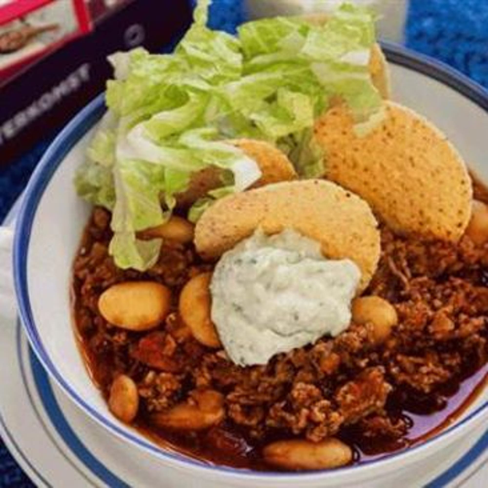 Cowboychili med guacamole och nachochips