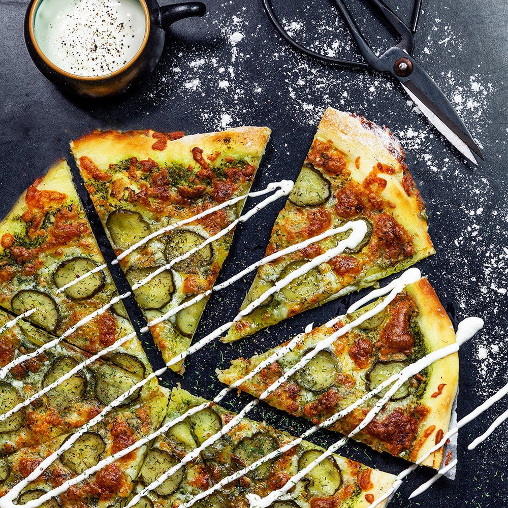 Pickle Pizza med ranchdressing