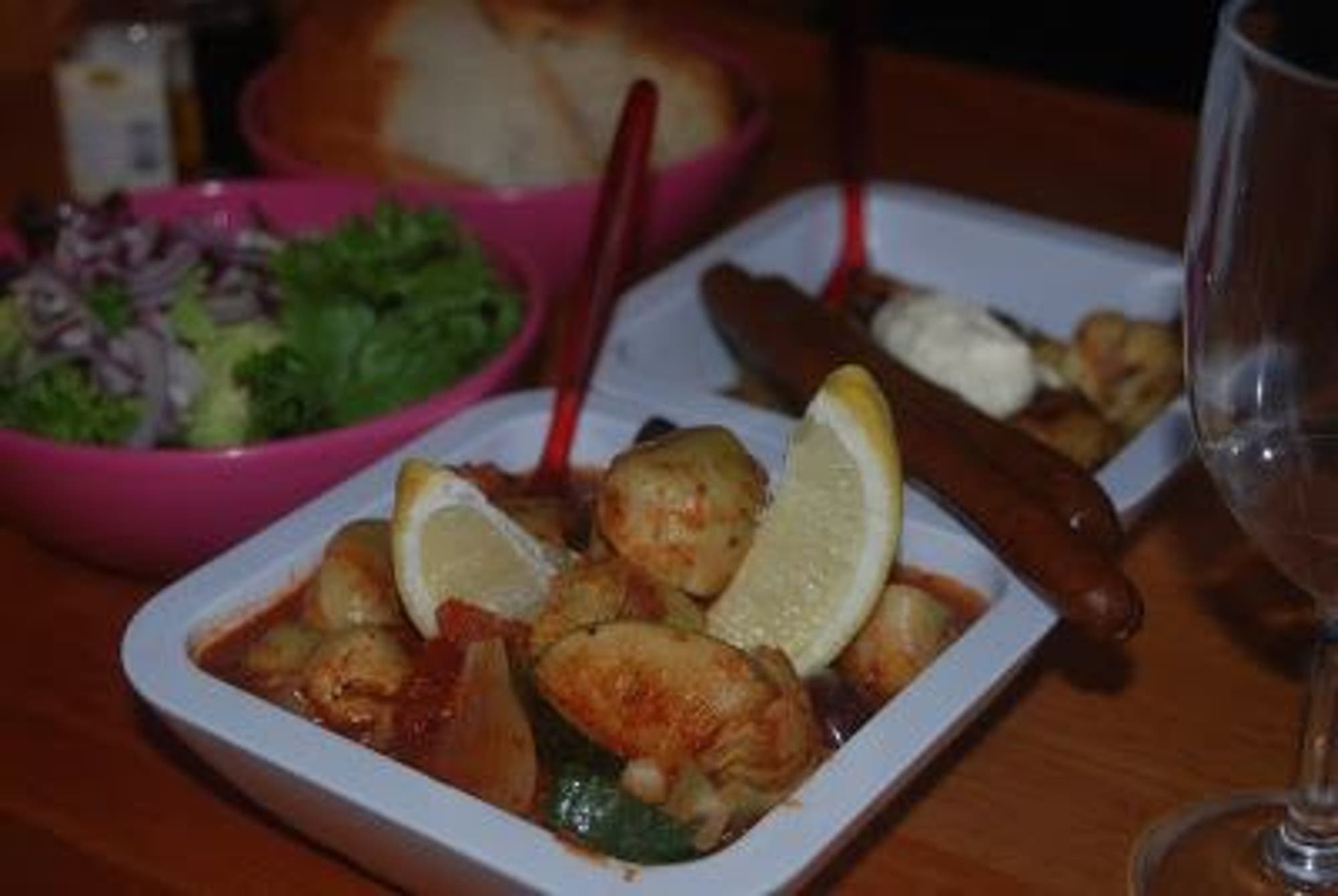 Kronärtskocksratatouille med vitlöksstekt färkpotatis