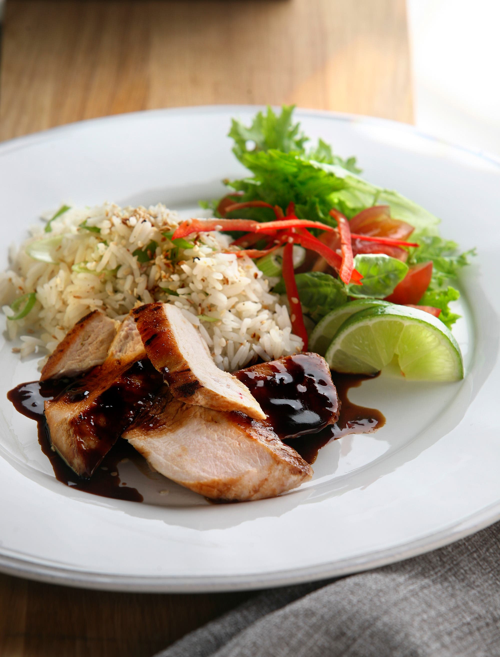 Lime och sojakyckling med sesamris