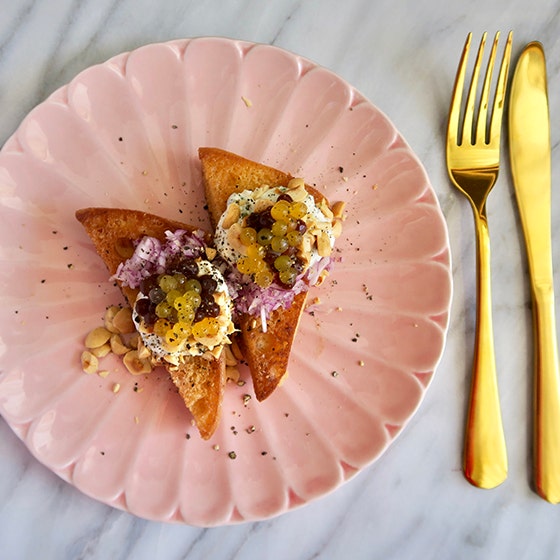 Smörstekt toast med citron- och sojapärlor
