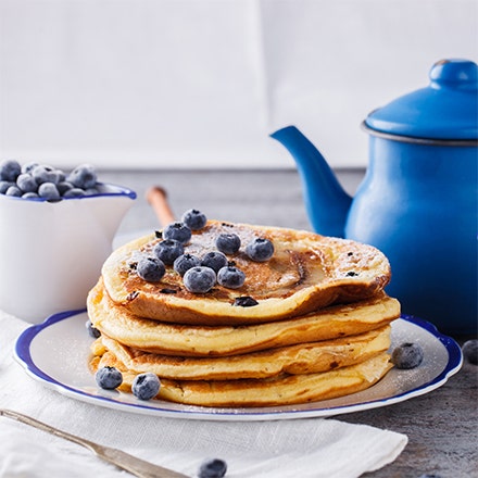 Bananpannkaka med färska bär
