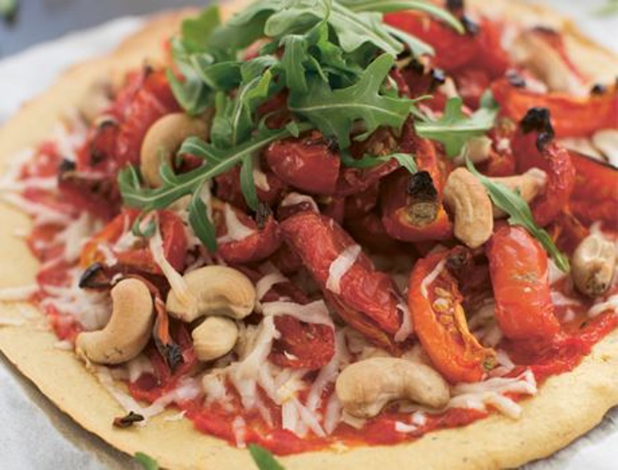 Kikärtspizza med soltorkade tomater
