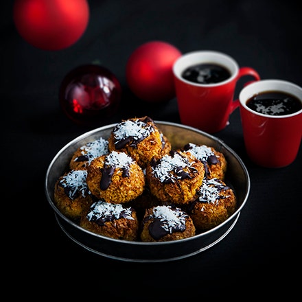 LCHF Kokoskakor med saffran och mörk choklad