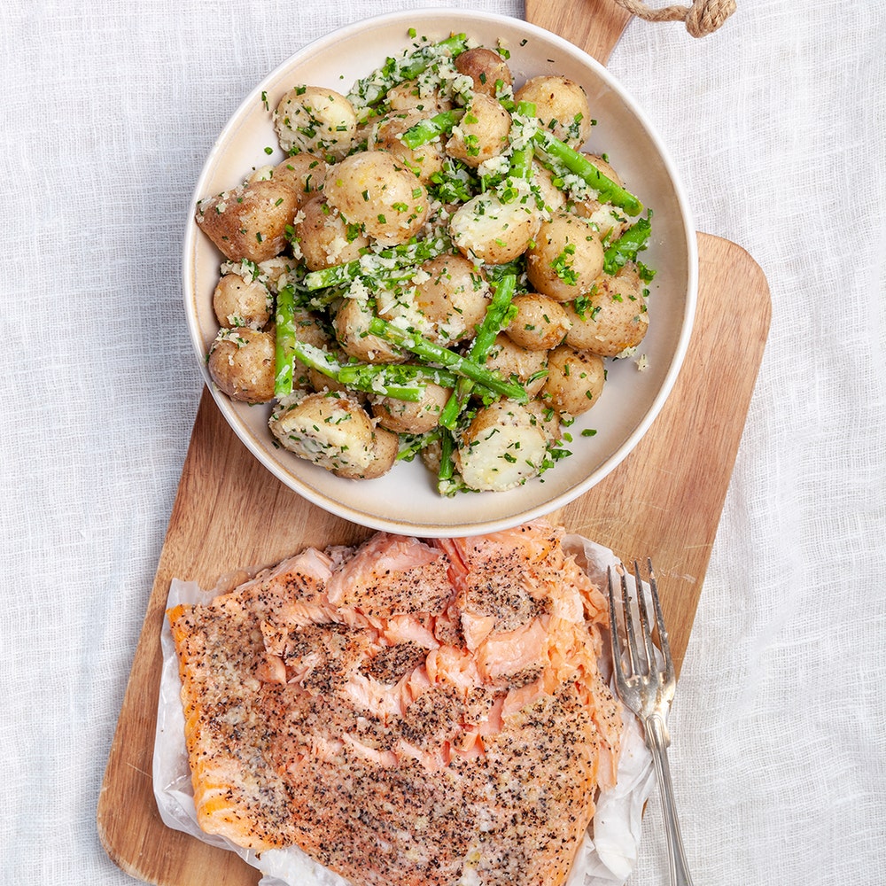 Ugnsstekt lax med parmesanslungad potatis