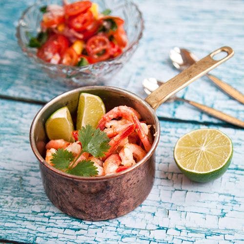 Vitlöksfrästa räkor med mangosalsa