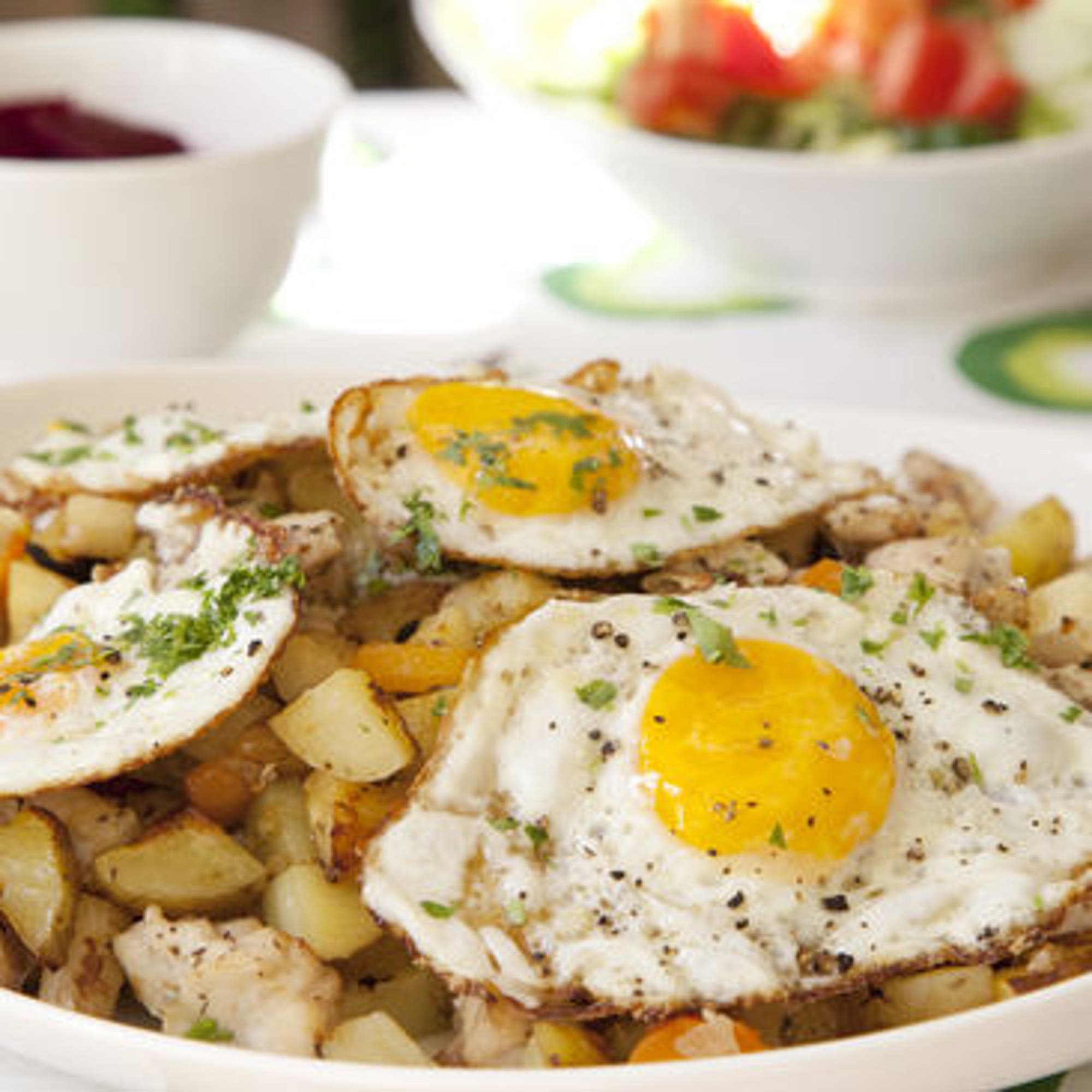 Kycklingpytt med stekt ägg