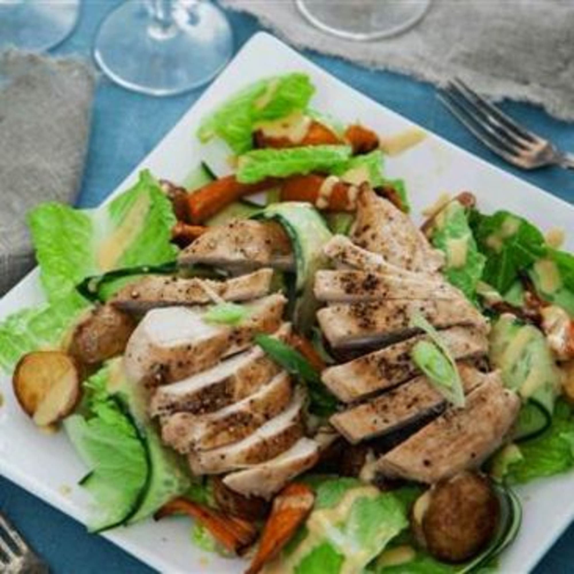 Caesarkyckling med rostade rotfruktersarkyckling med rostade rotfrukter
