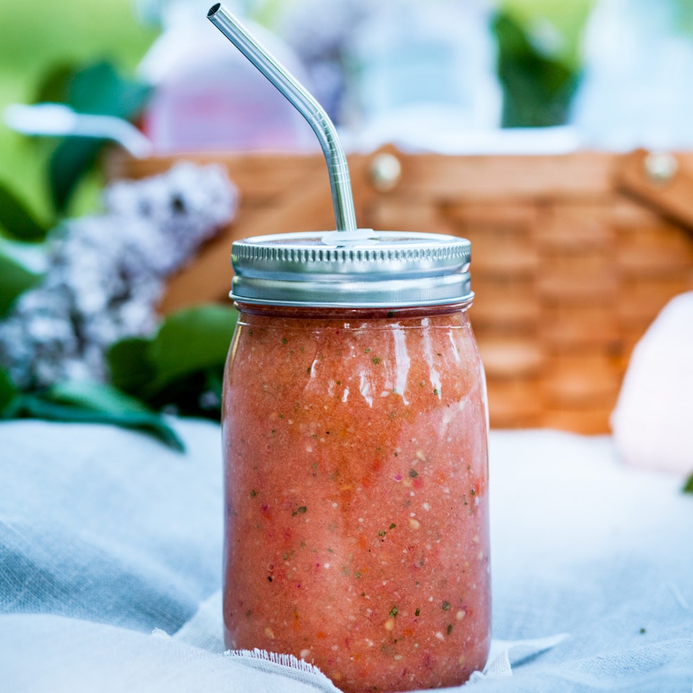 Raw tomatsoppa med basilika