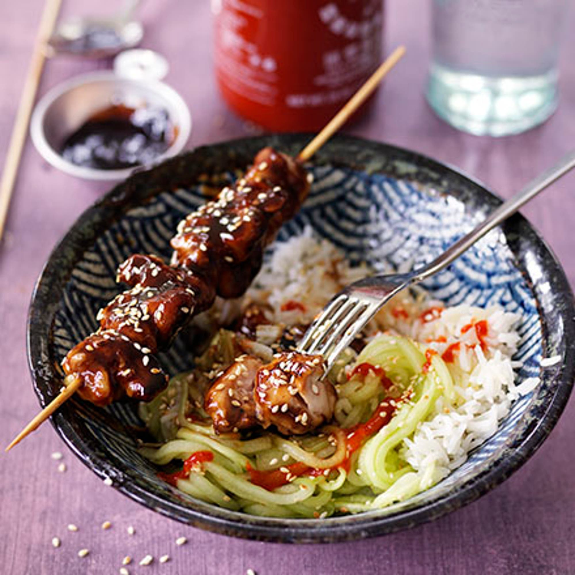 Yakitori med gurknudlar och ris
