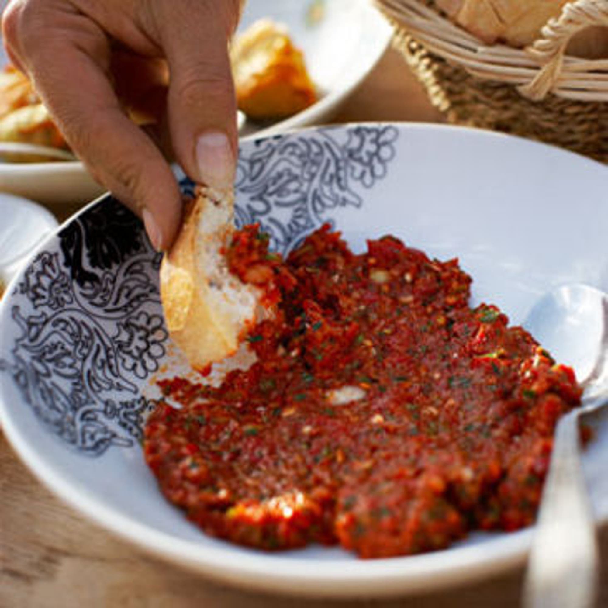 Tomatragu