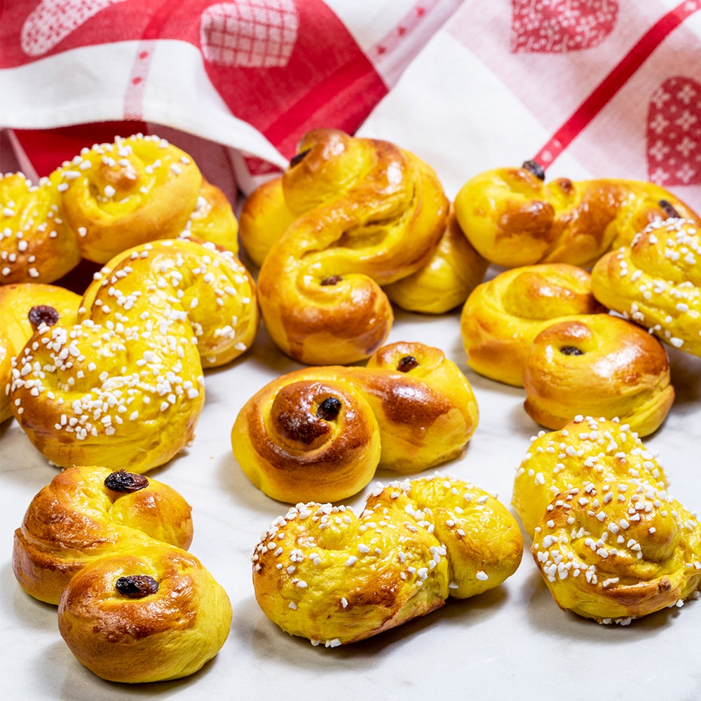Mjölkfria lussekatter med russin och pärlsocker