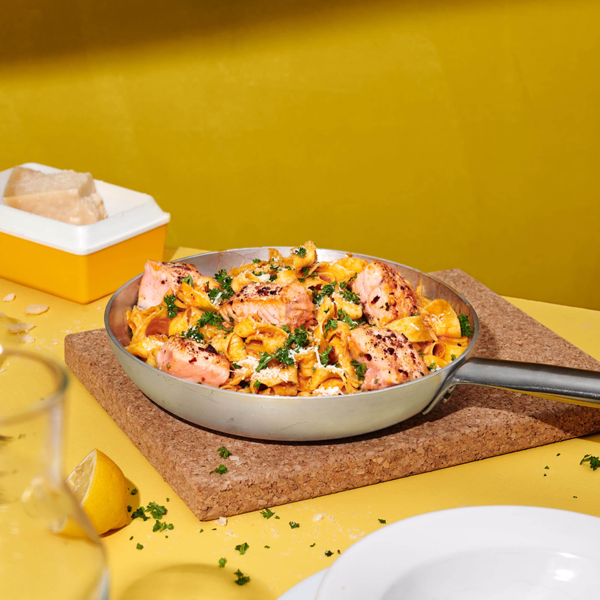 Krispig lax med krämig papardelle