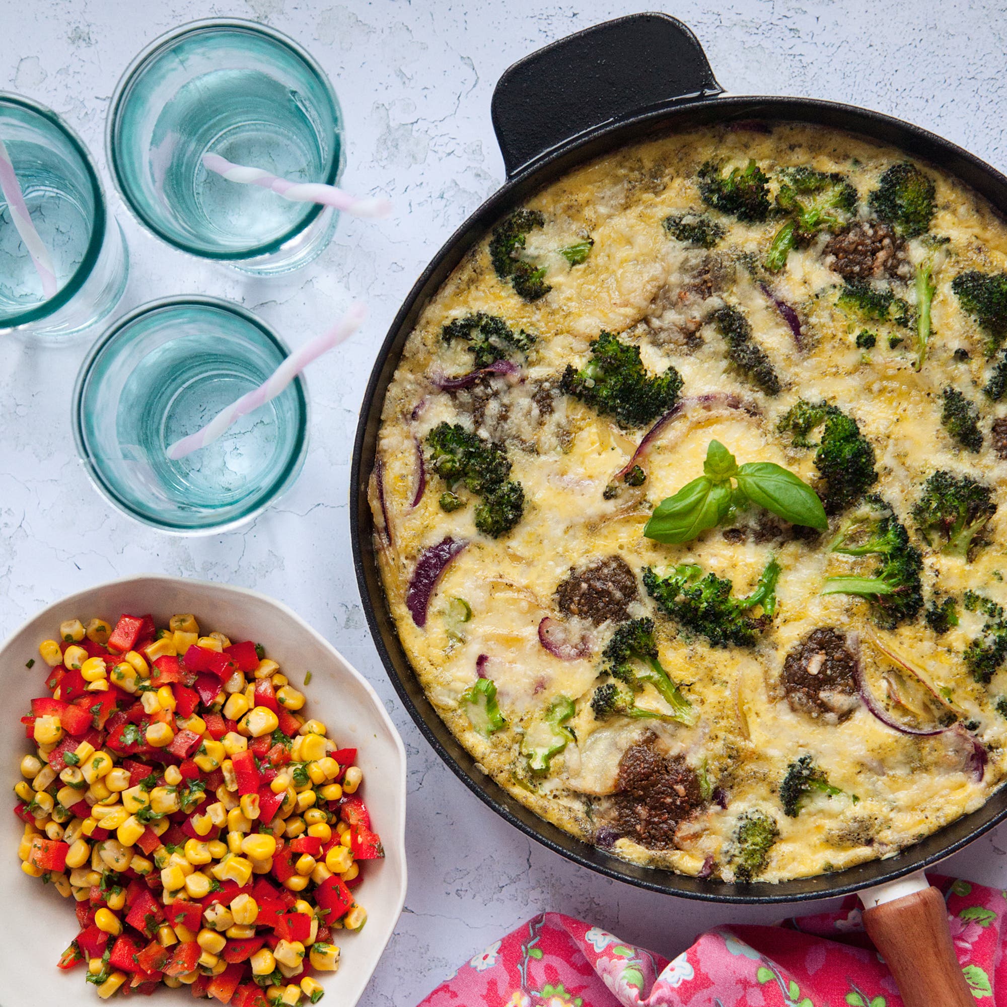 Italiensk potatisfrittata med grönsakssalsa