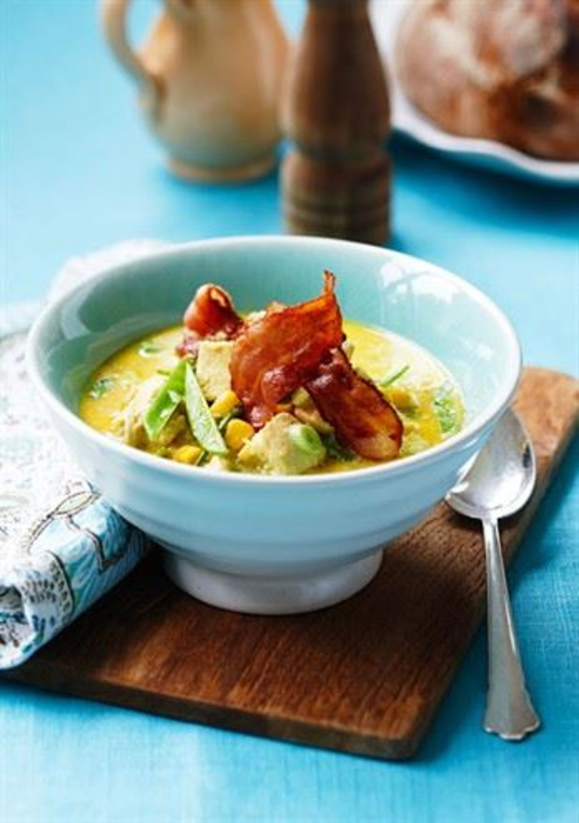 Mättande kycklingsoppa med bacon