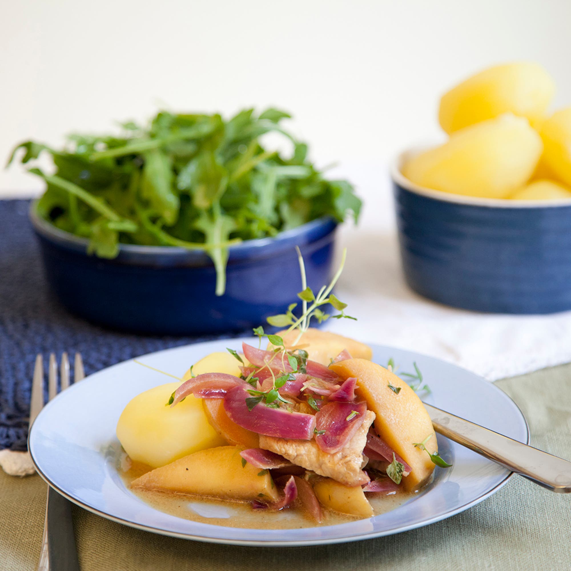Höstgryta med fläskytterfilé, rödlök och äpple