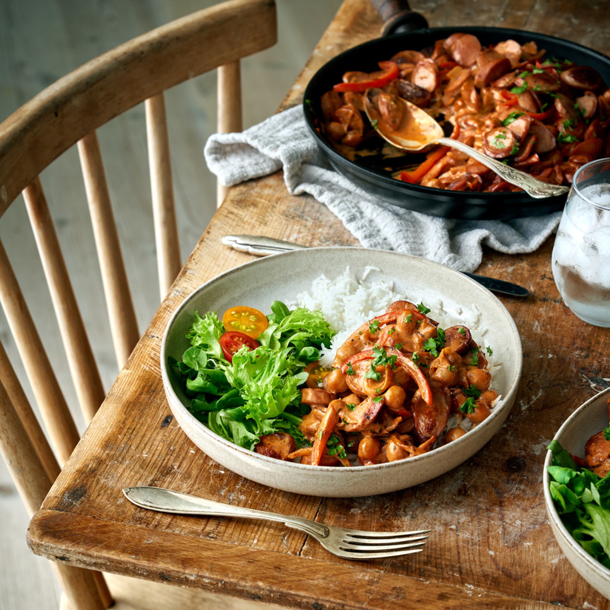 Stroganoff på kycklingkorv och kikärter