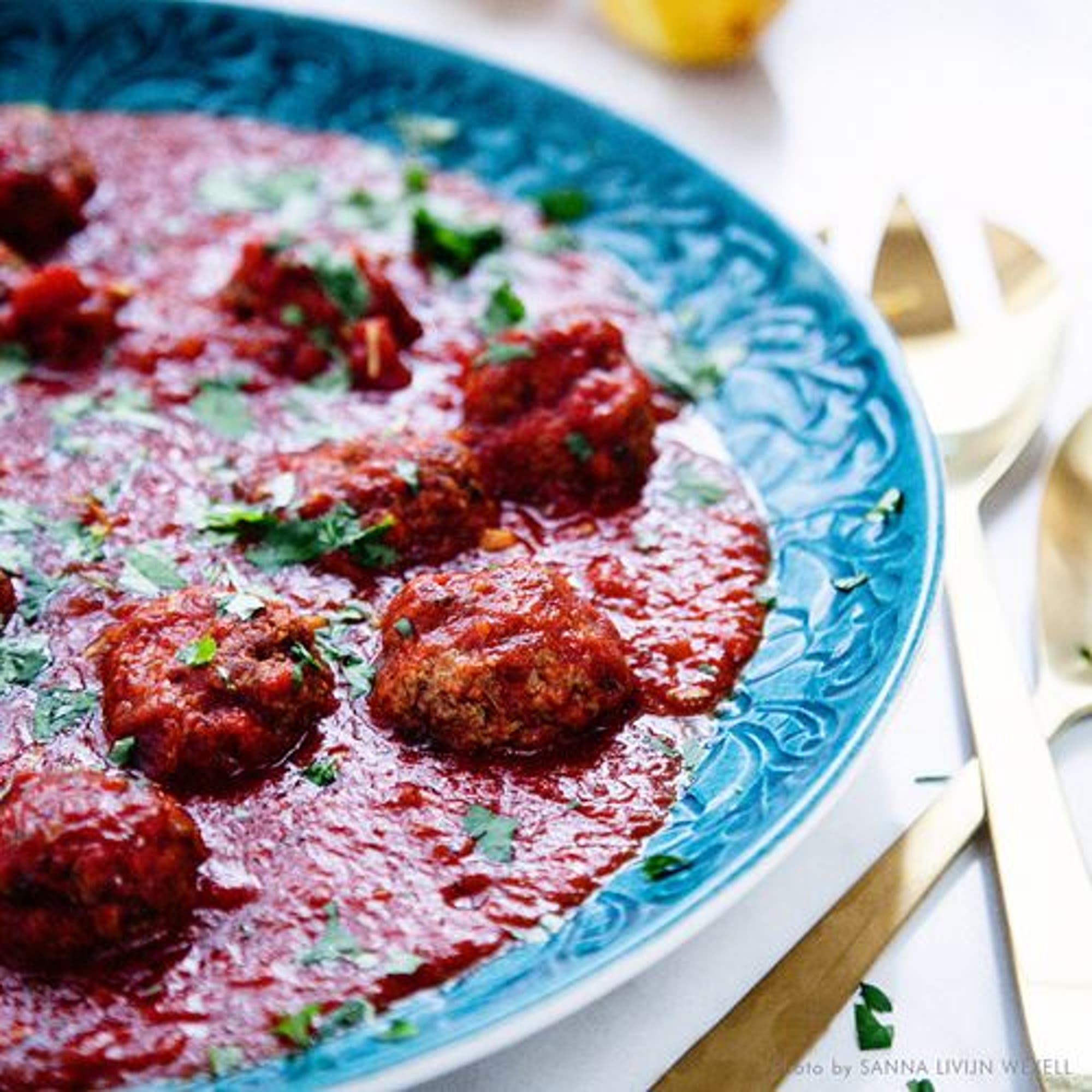 Marockanska köttbullar i kryddig tomatsås